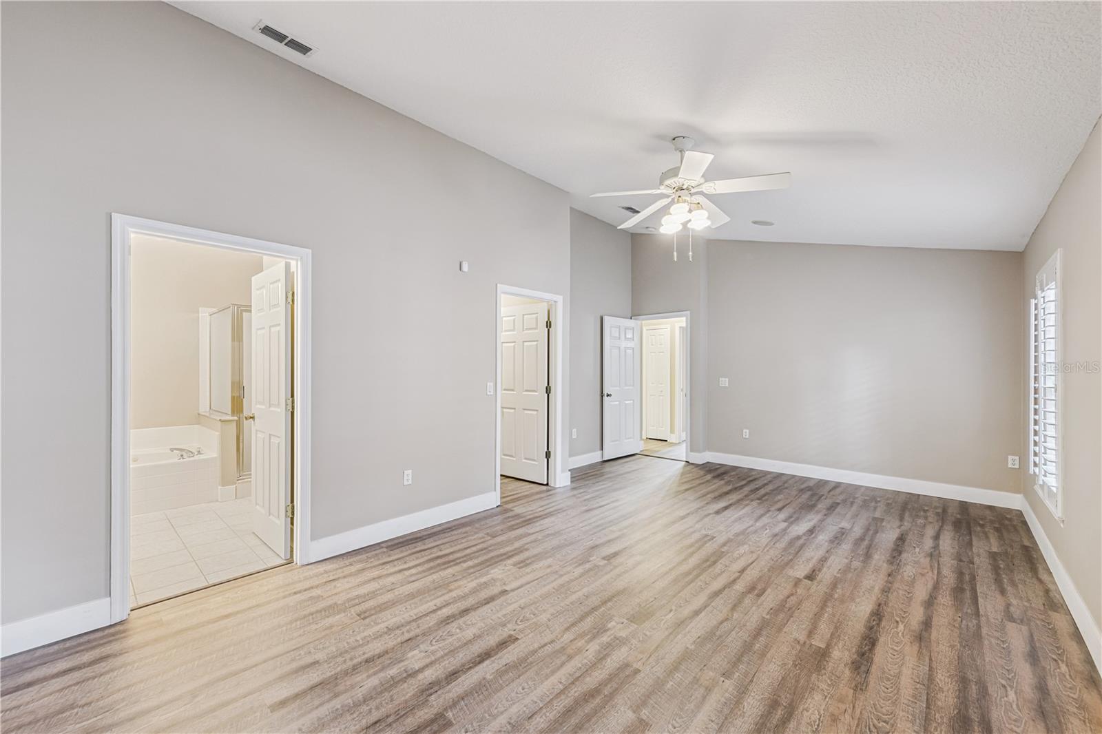 Image 12 of 33 For 1300 Winged Foot Drive