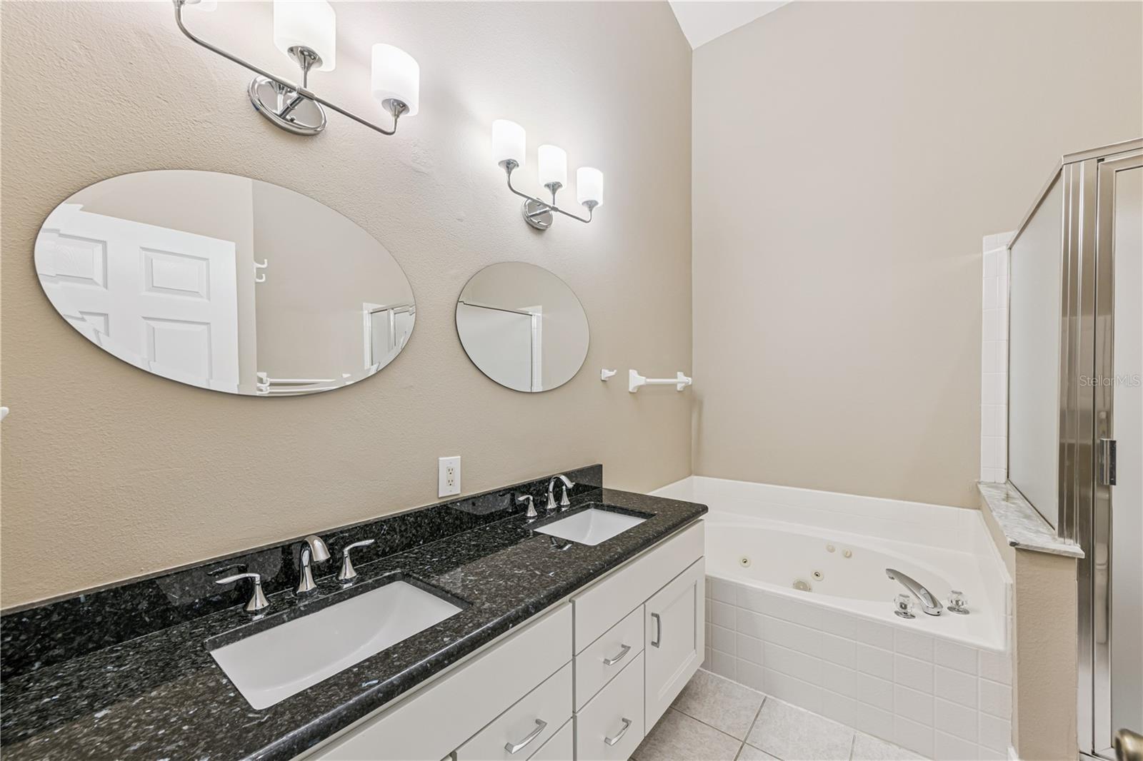 Image 16 of 33 For 1300 Winged Foot Drive