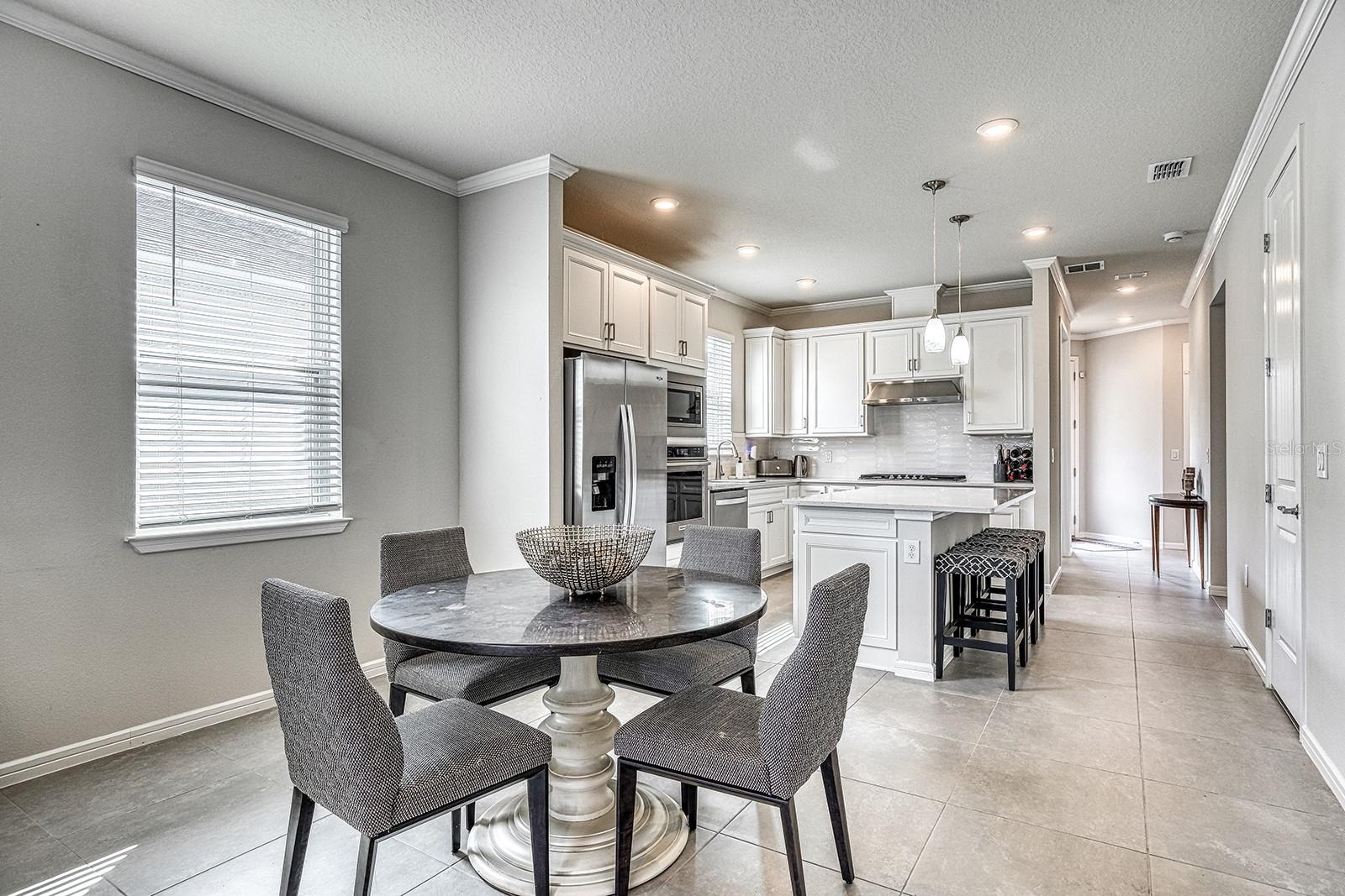 Image 4 of 49 For 2505 Cliff Way