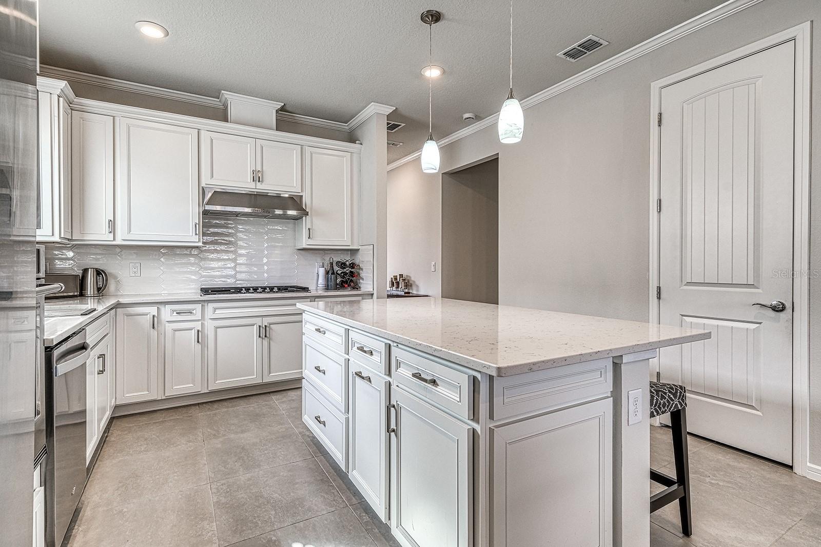 Image 7 of 49 For 2505 Cliff Way