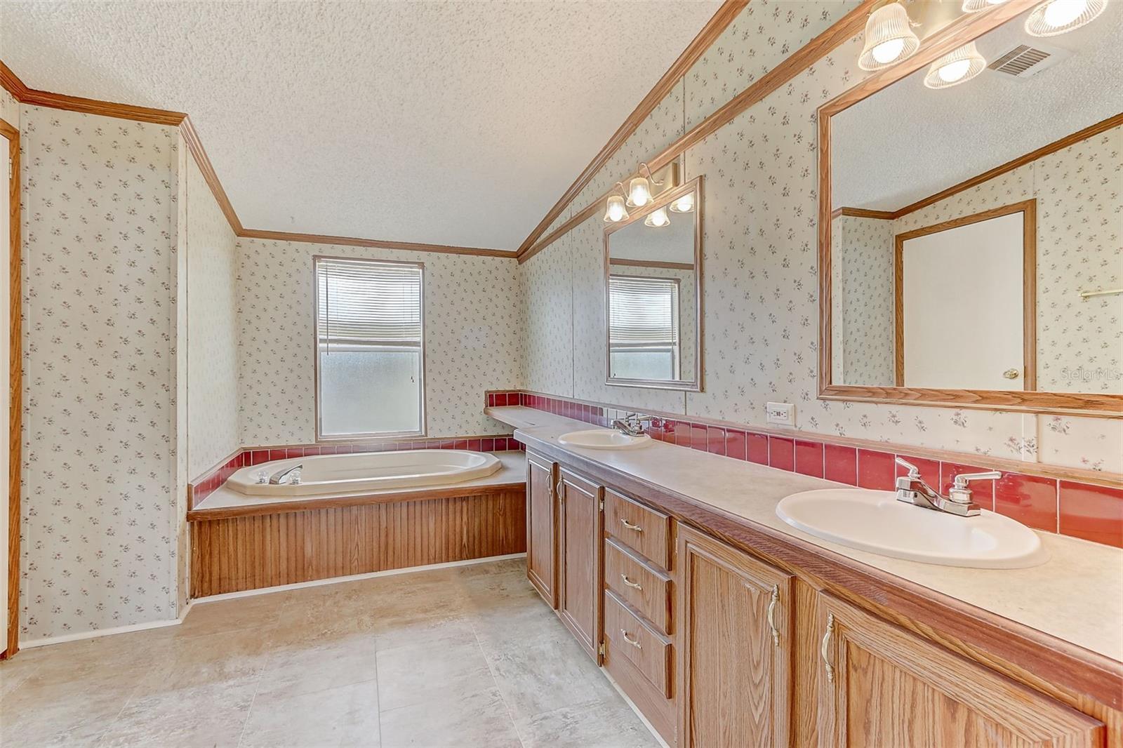 Image 18 of 35 For 9032 106th Terrace