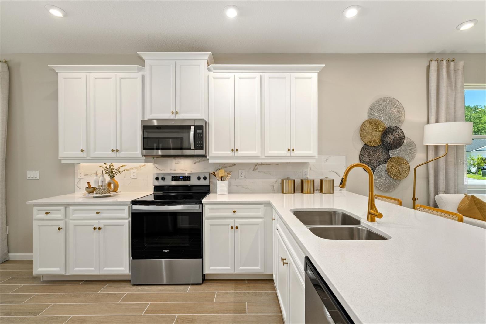 Image 12 of 22 For 10071 Gazebo Alley