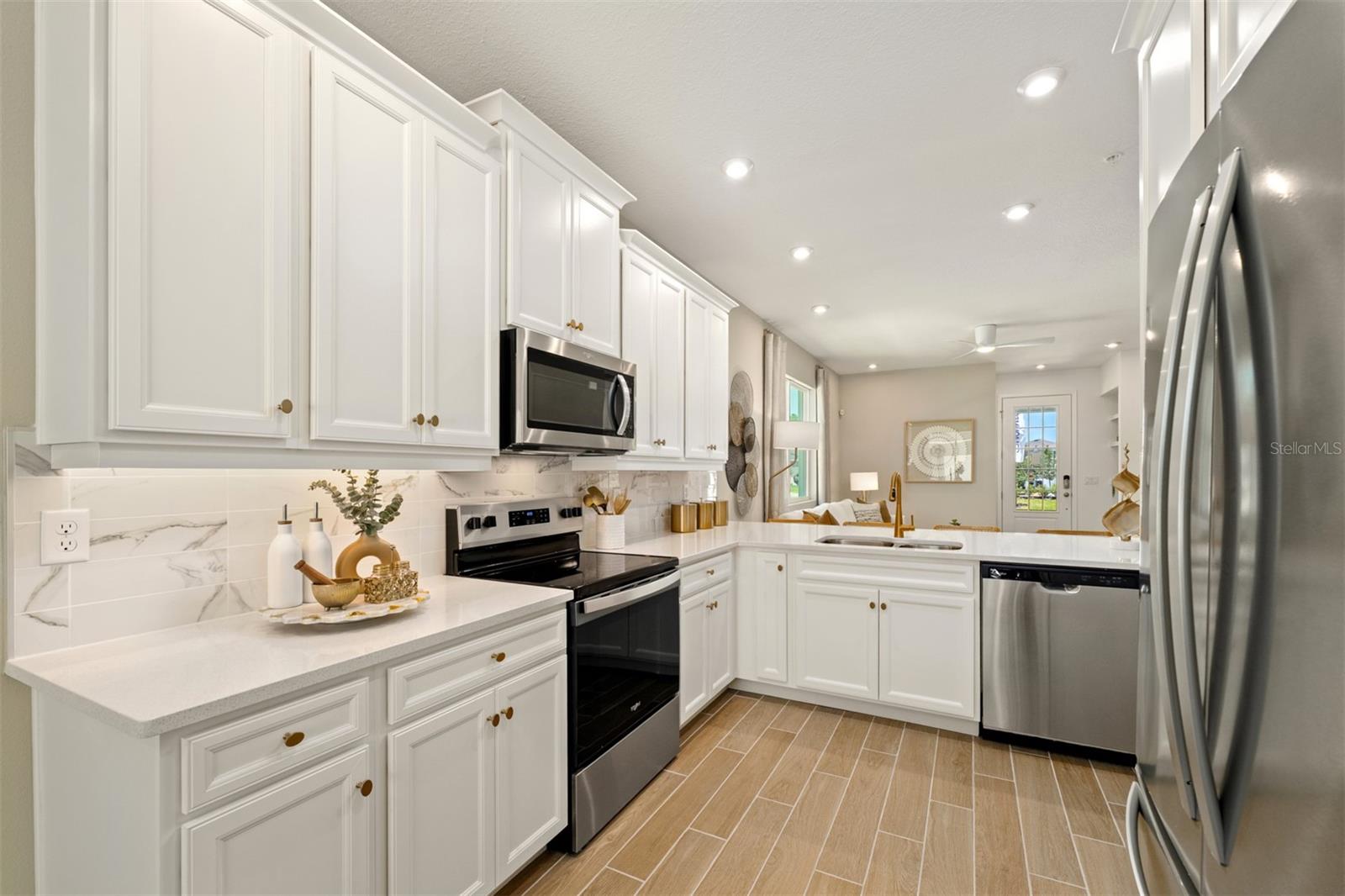 Image 13 of 22 For 10071 Gazebo Alley