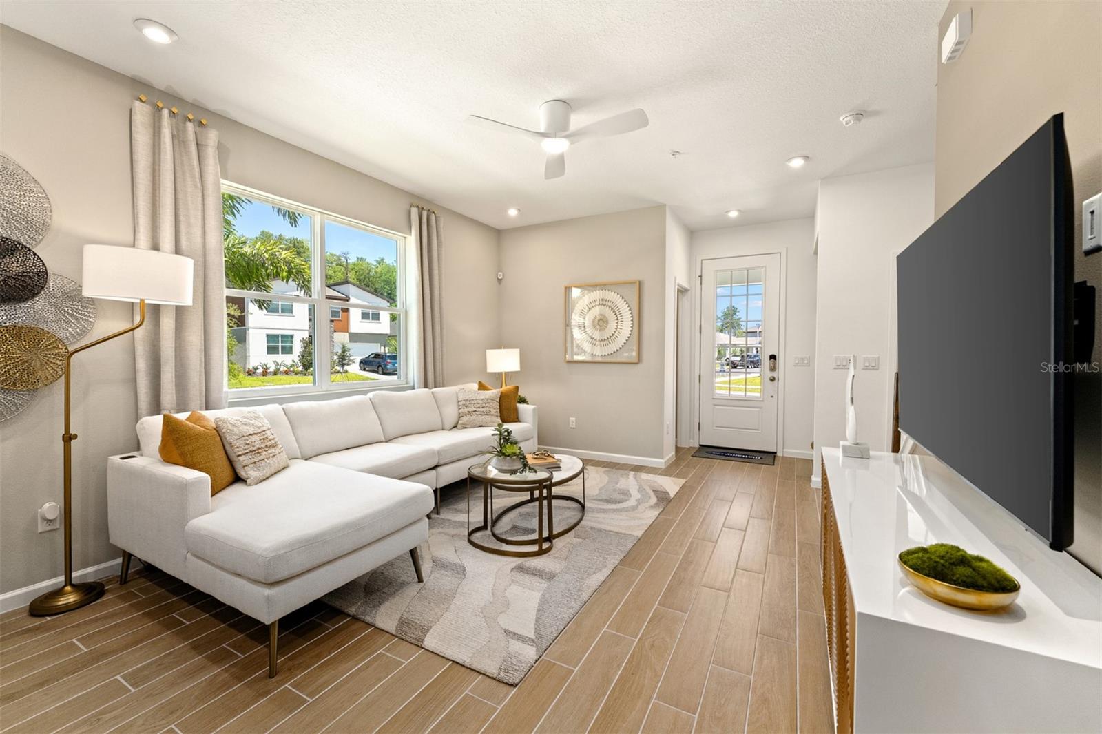 Image 9 of 22 For 10071 Gazebo Alley