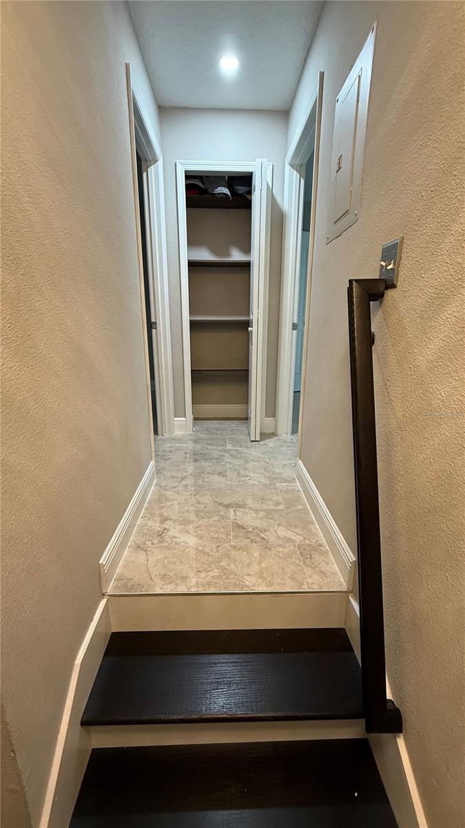 Image 23 of 38 For 9608 River Walk Court