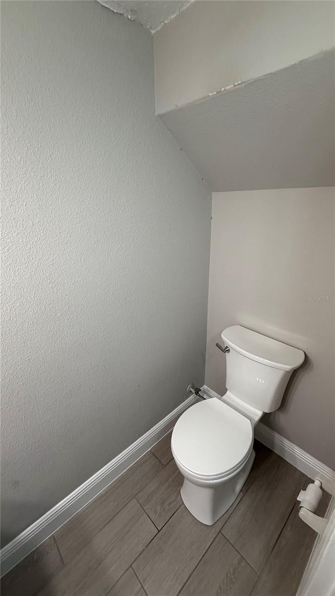 Image 8 of 38 For 9608 River Walk Court