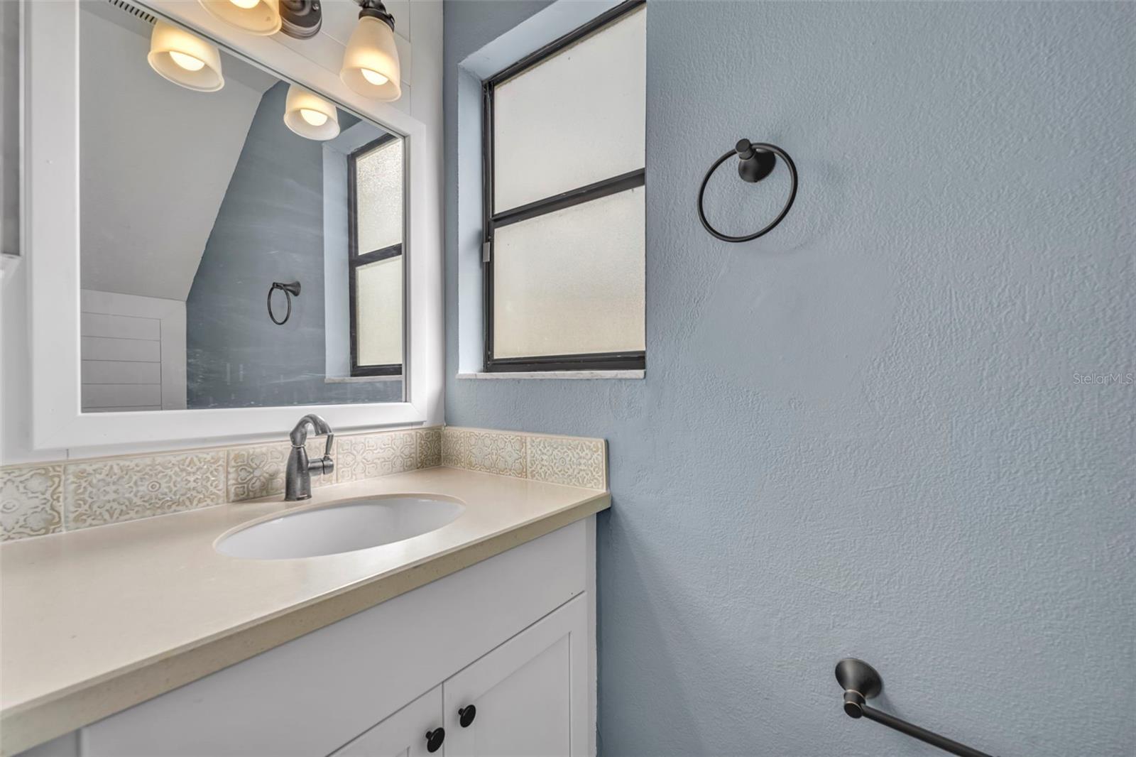 Image 14 of 31 For 5070 Ernst Court 27