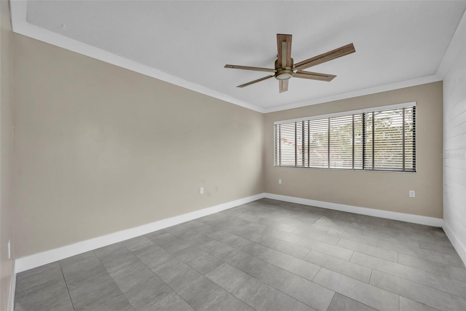 Image 17 of 31 For 5070 Ernst Court 27