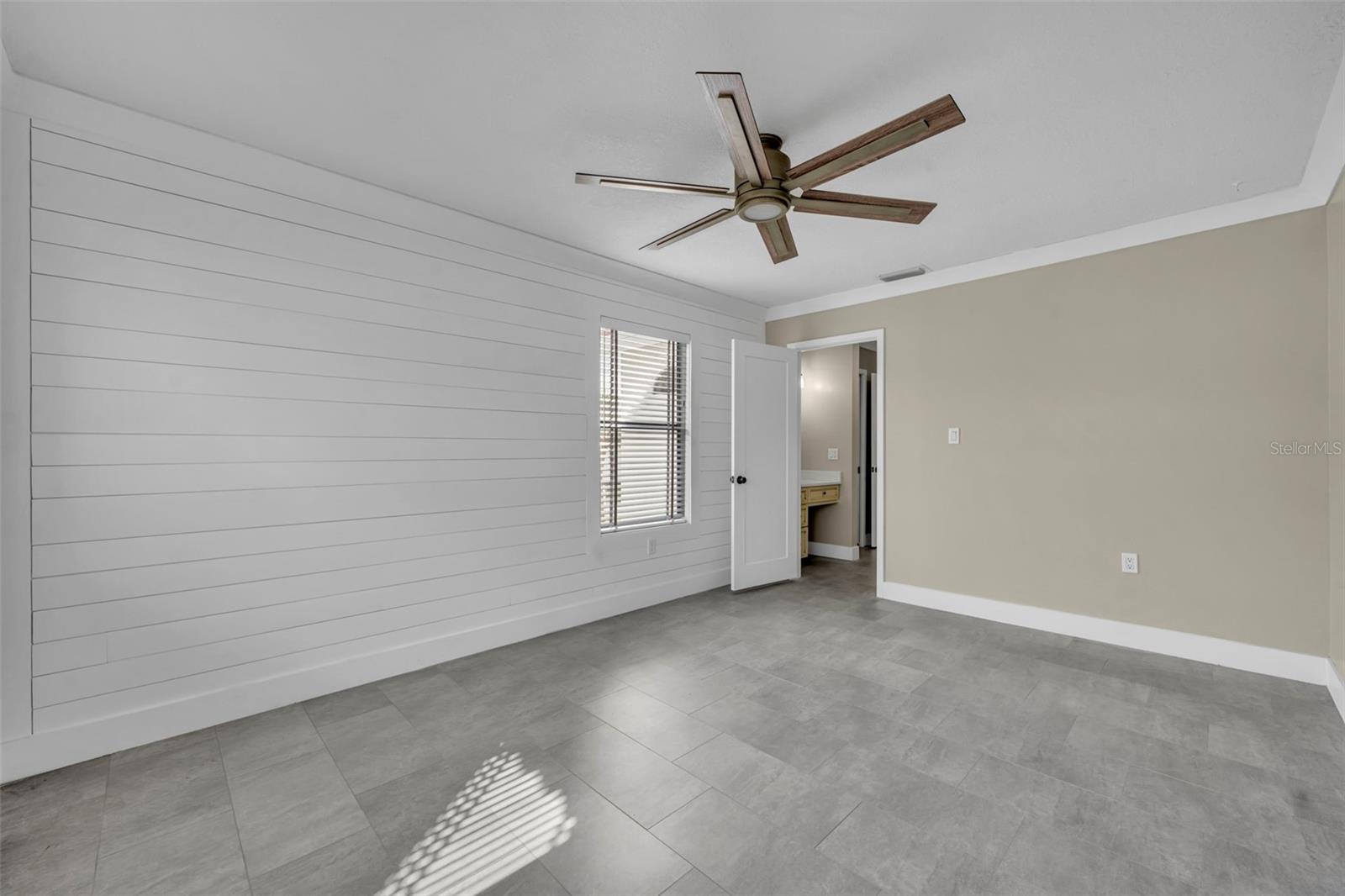 Image 18 of 31 For 5070 Ernst Court 27