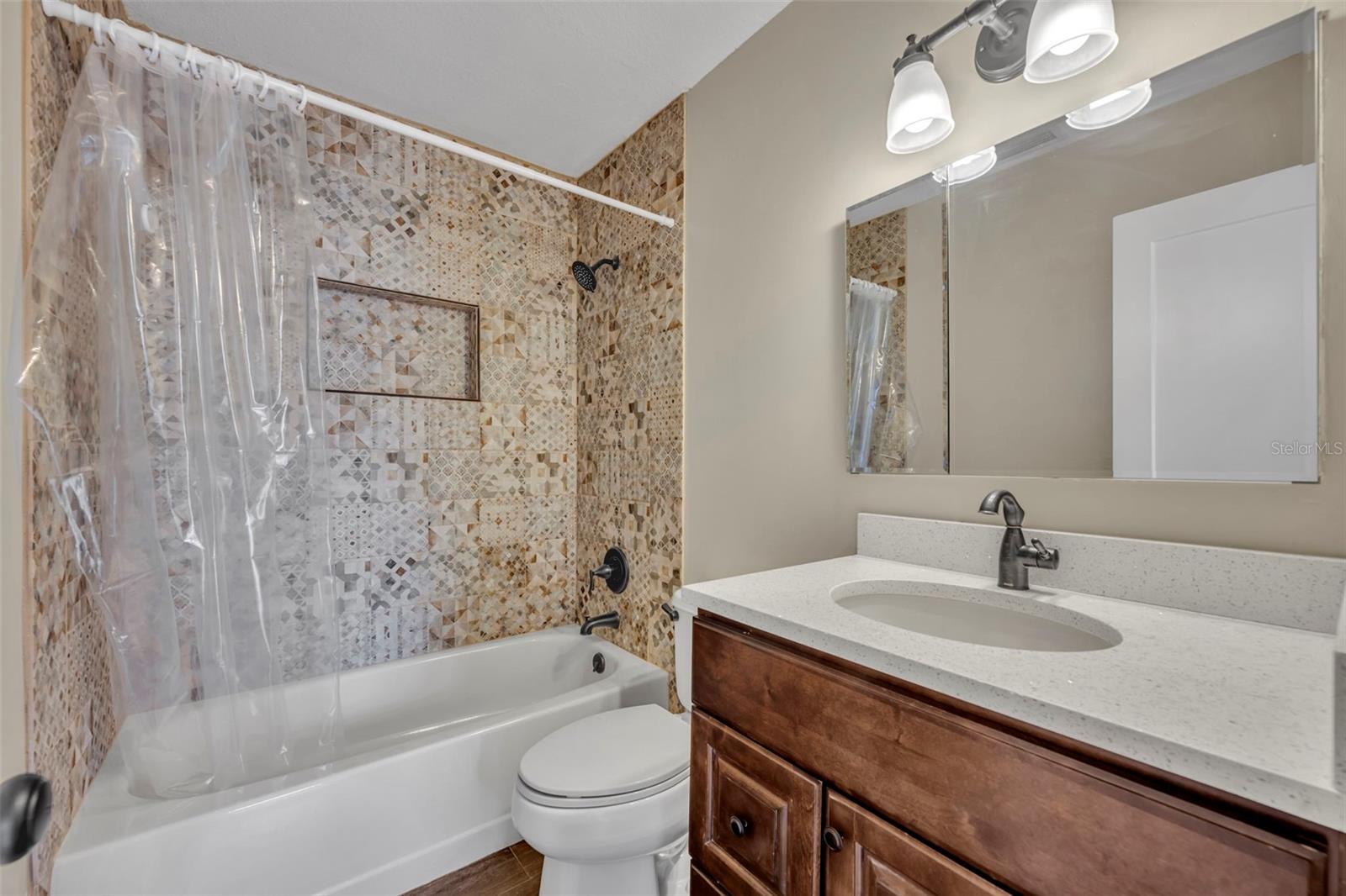 Image 22 of 31 For 5070 Ernst Court 27