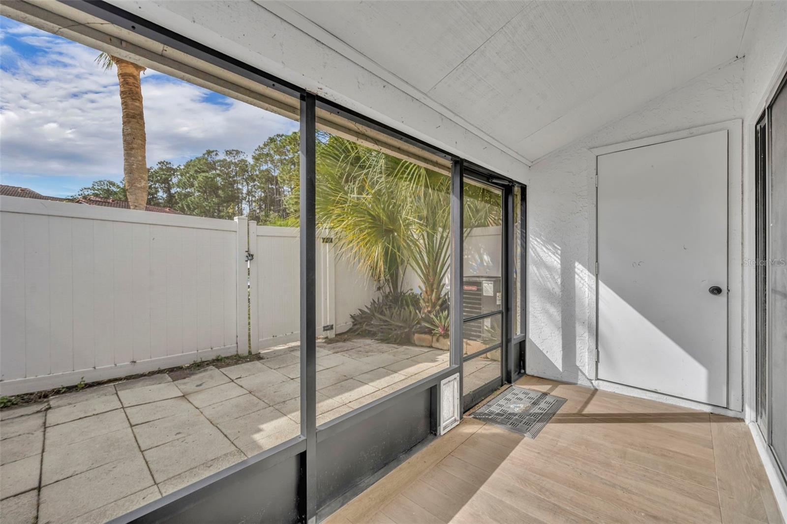 Image 23 of 31 For 5070 Ernst Court 27