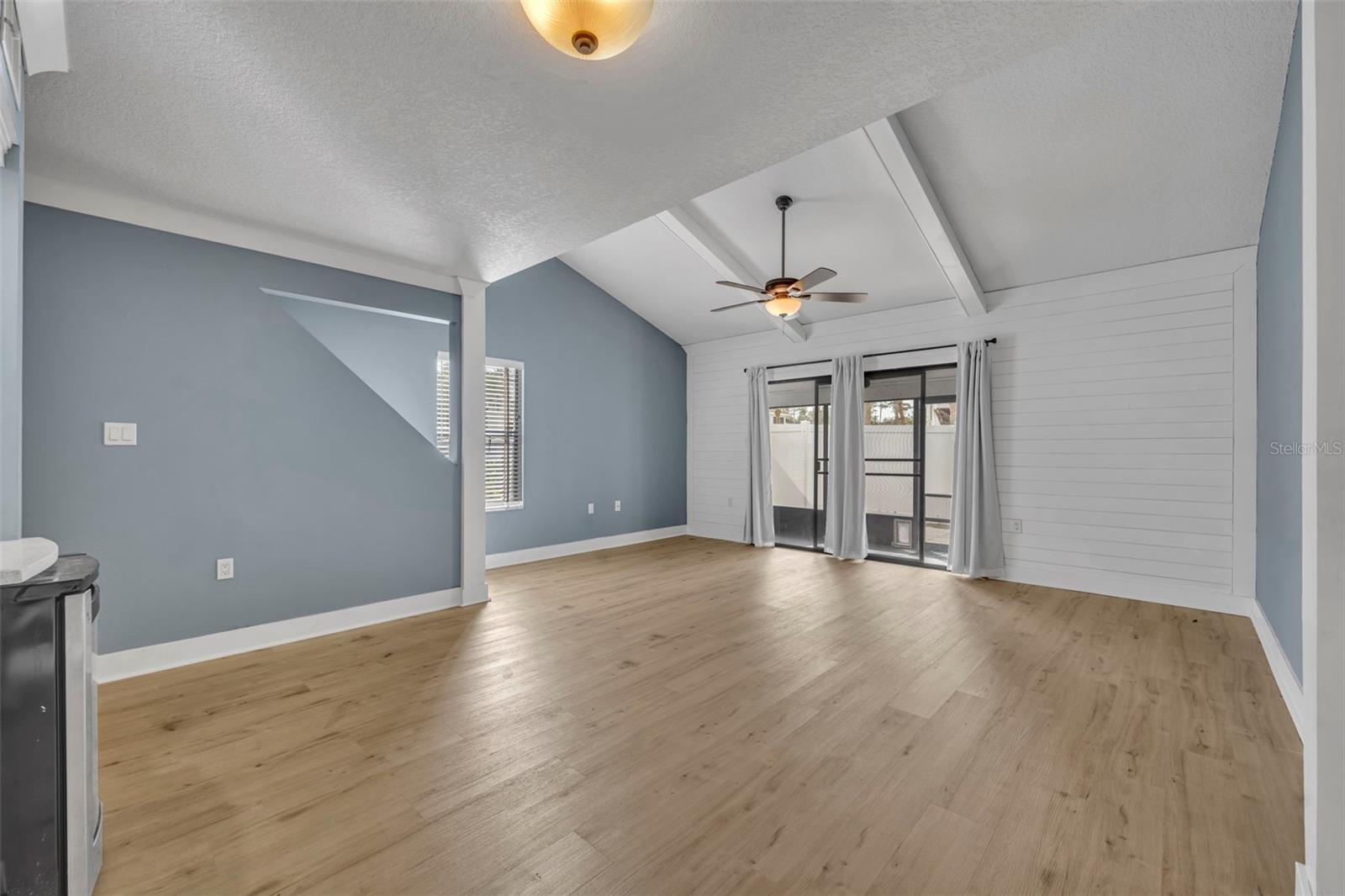 Image 4 of 31 For 5070 Ernst Court 27