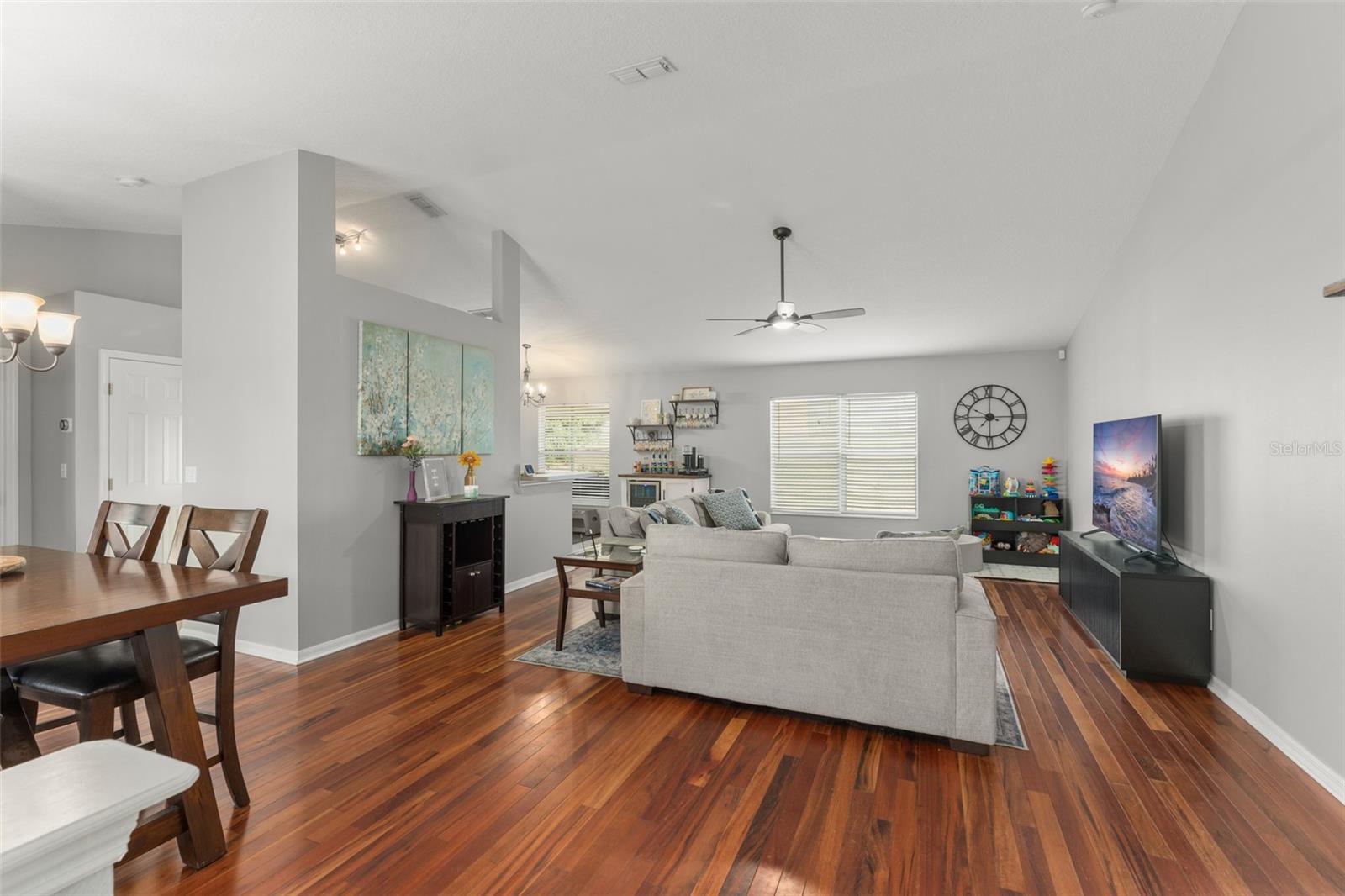 Image 10 of 45 For 806 Breezy Lake Way