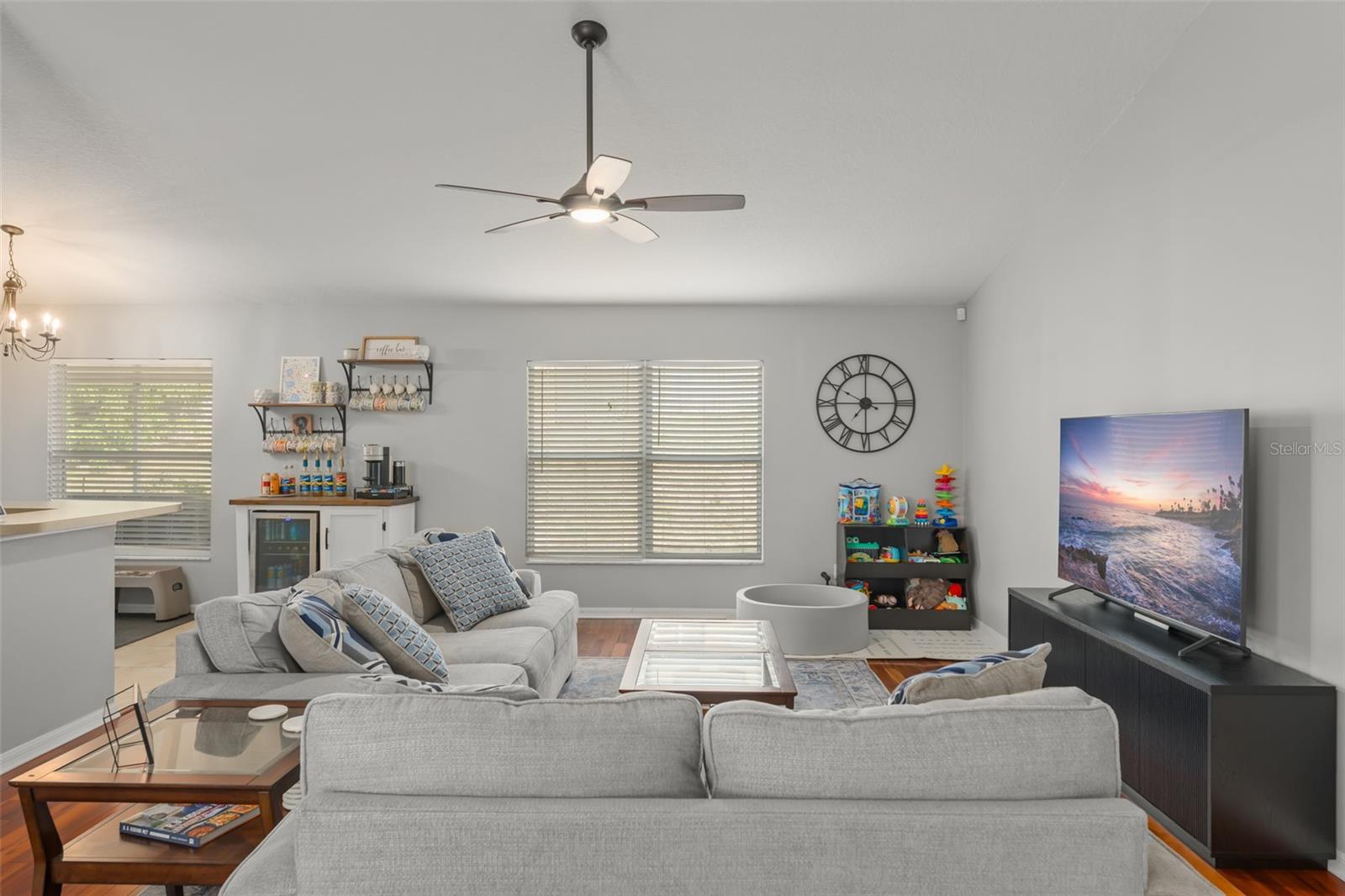 Image 11 of 45 For 806 Breezy Lake Way