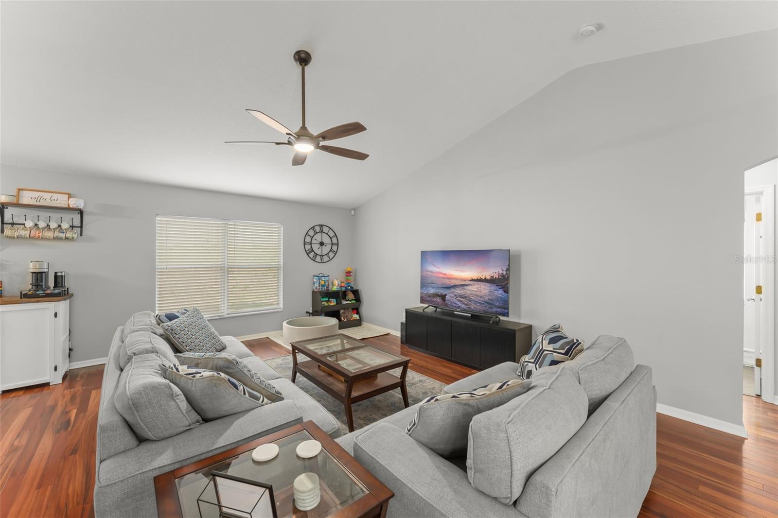 Image 12 of 45 For 806 Breezy Lake Way