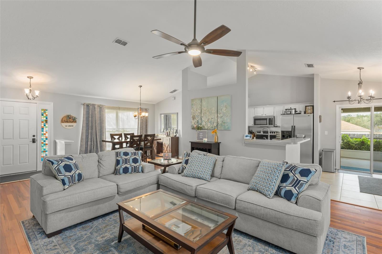 Image 19 of 45 For 806 Breezy Lake Way