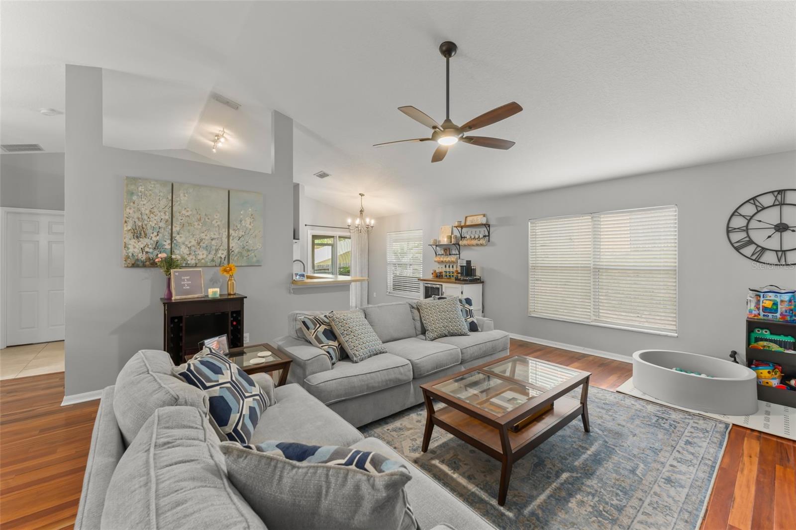 Image 21 of 45 For 806 Breezy Lake Way