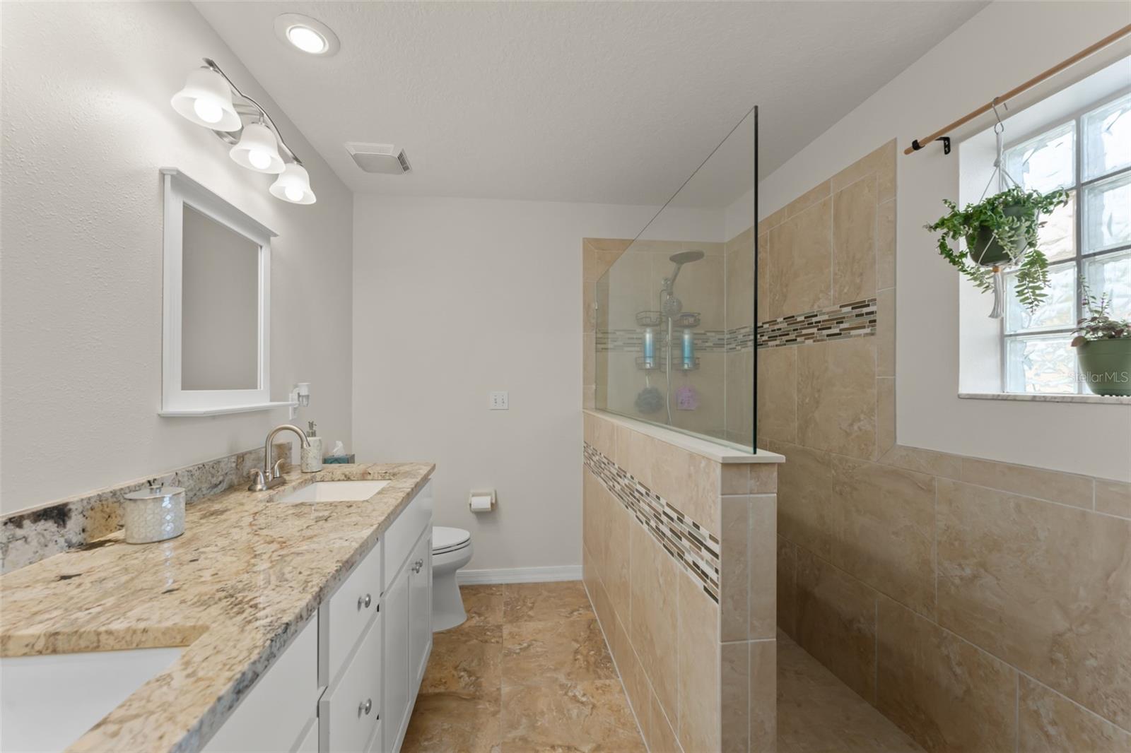 Image 32 of 45 For 806 Breezy Lake Way