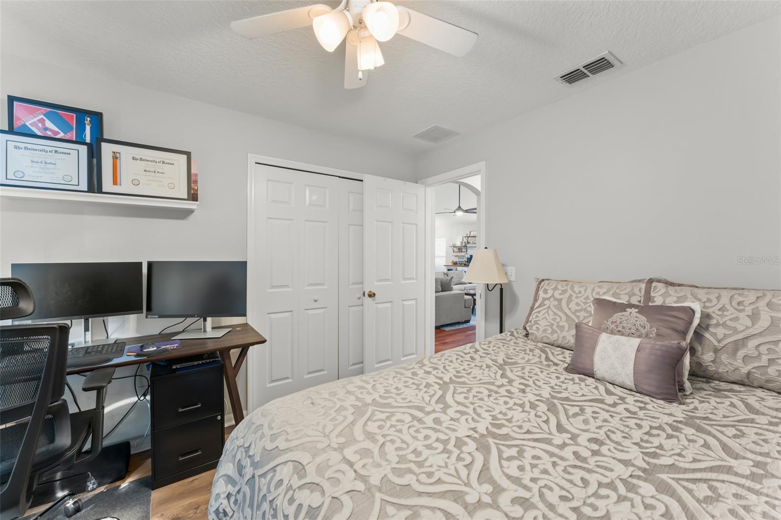 Image 9 of 45 For 806 Breezy Lake Way