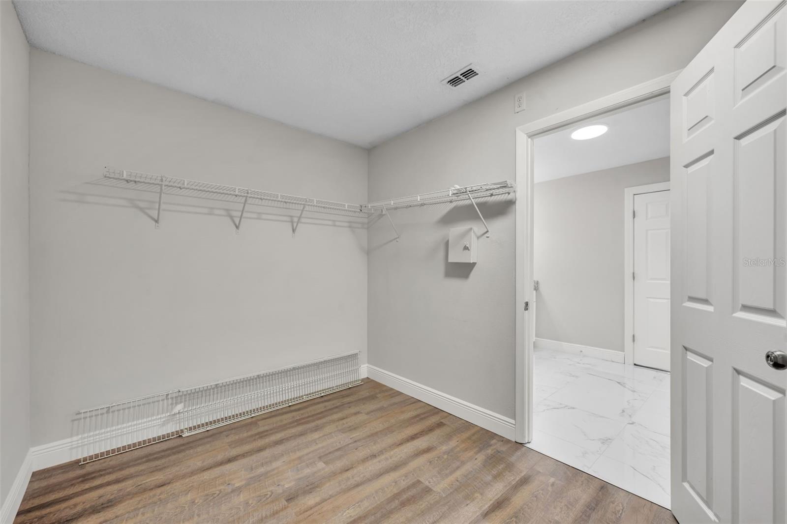 Image 24 of 36 For 3024 Natoma Way