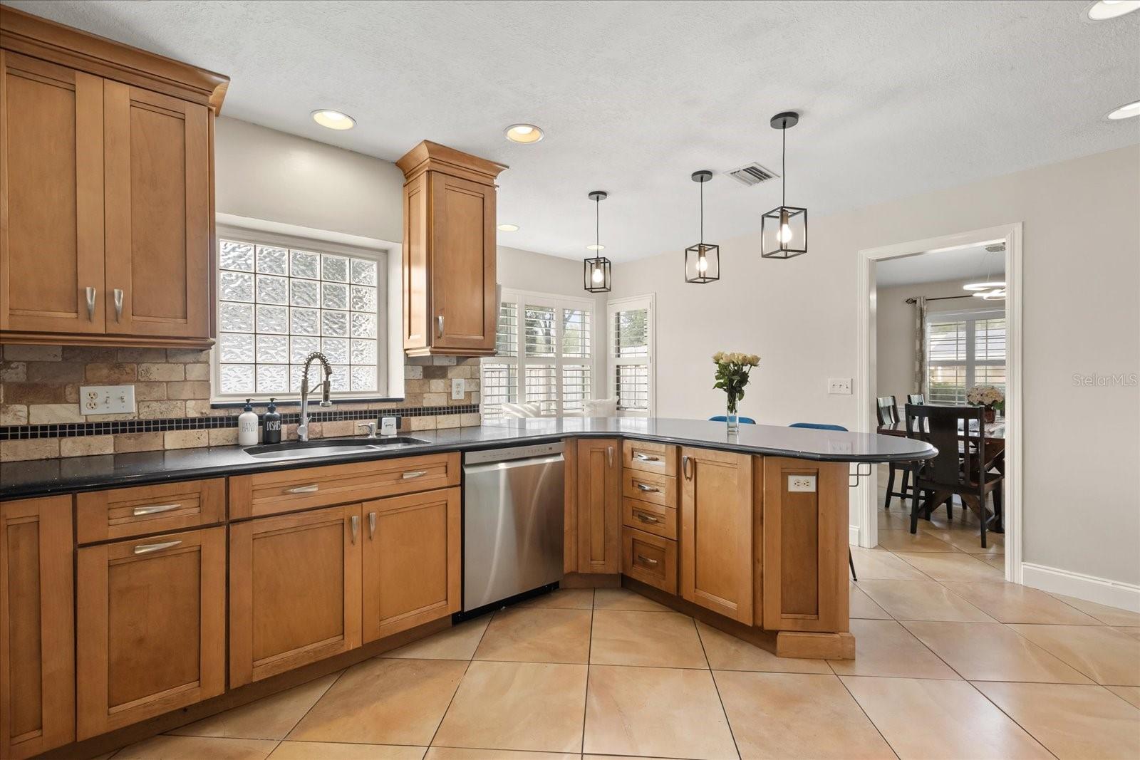 Image 10 of 36 For 310 White Oak Circle