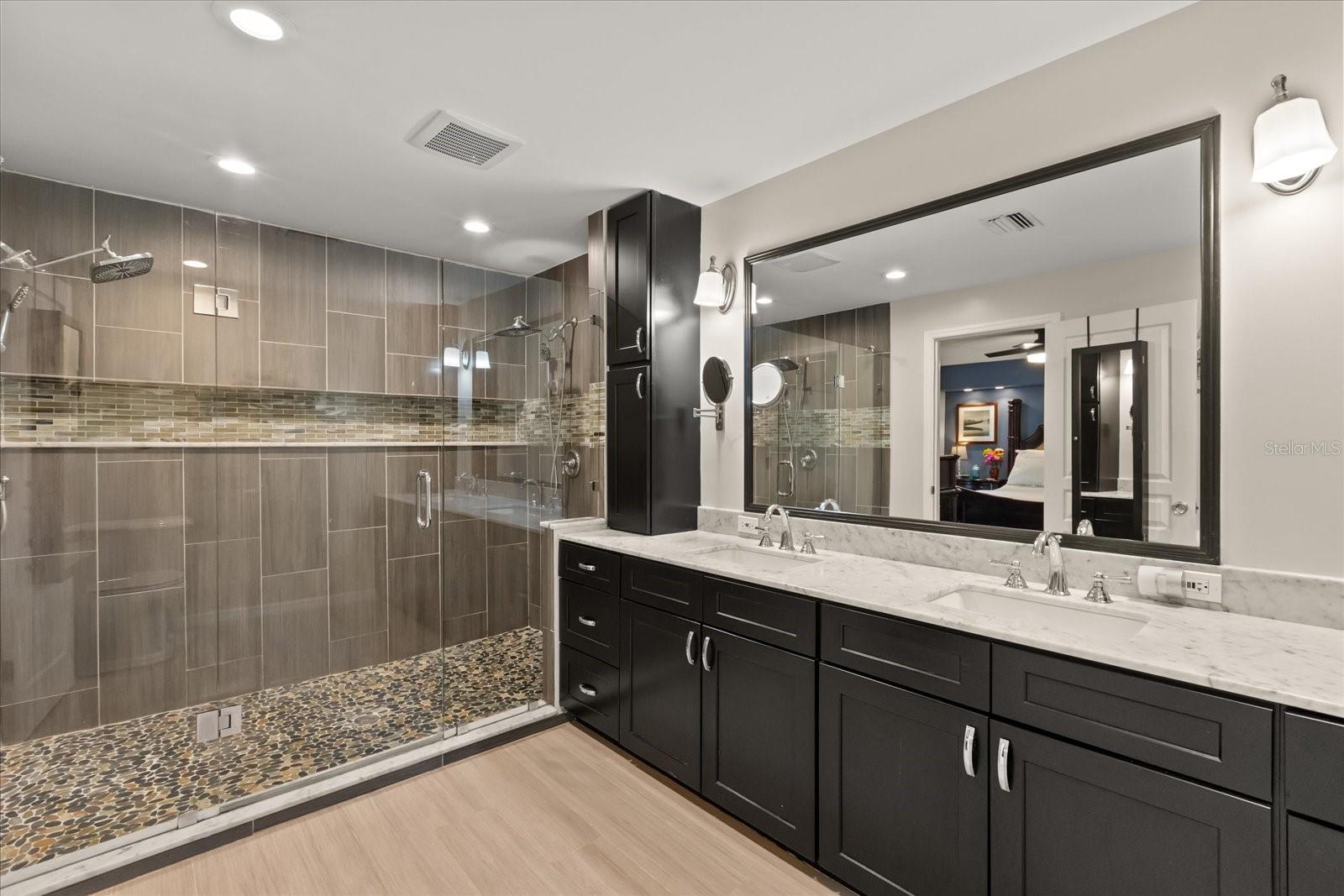 Image 21 of 36 For 310 White Oak Circle