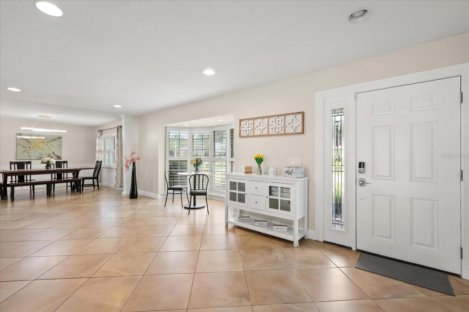 Image 6 of 36 For 310 White Oak Circle