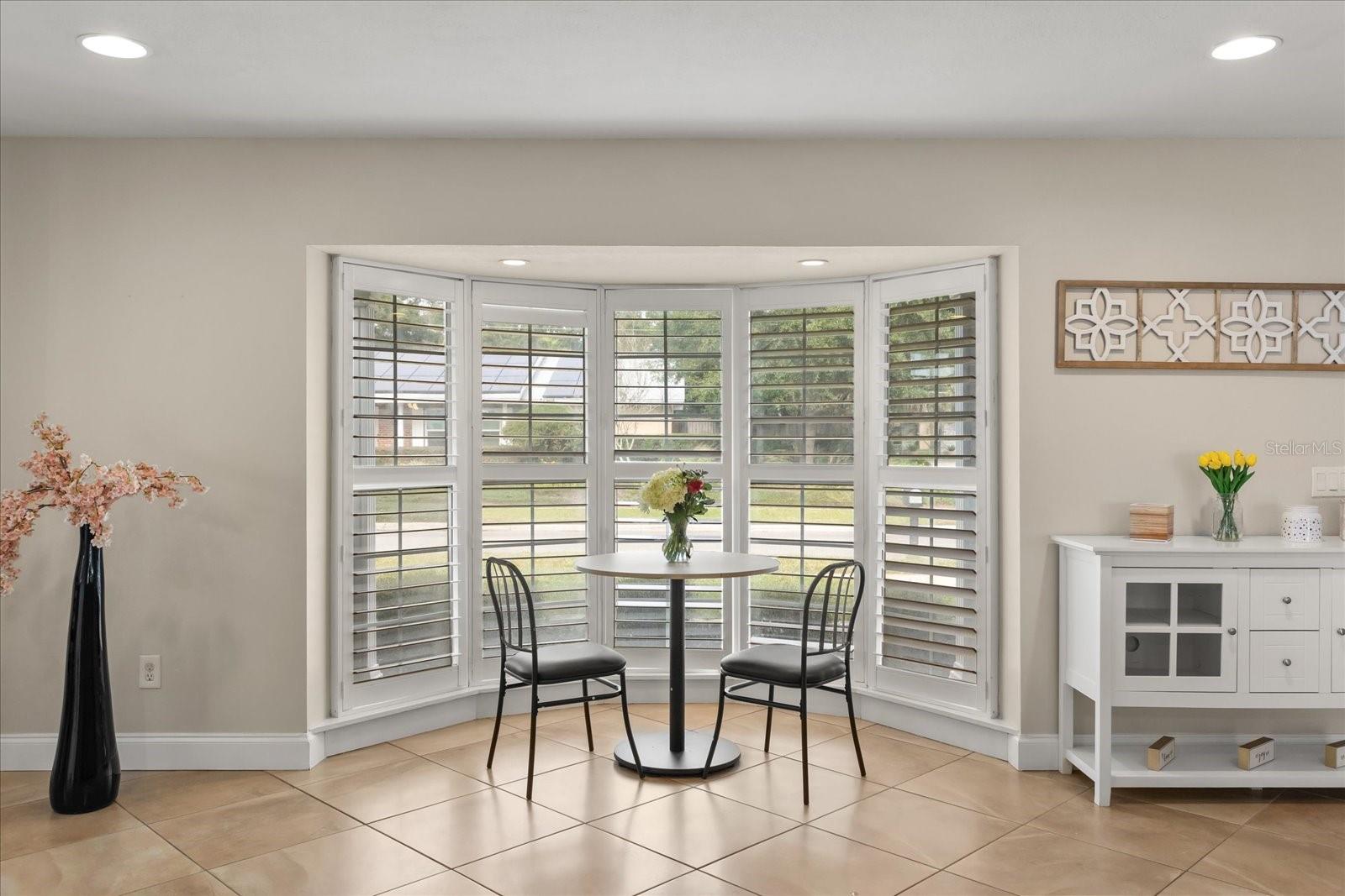 Image 7 of 36 For 310 White Oak Circle