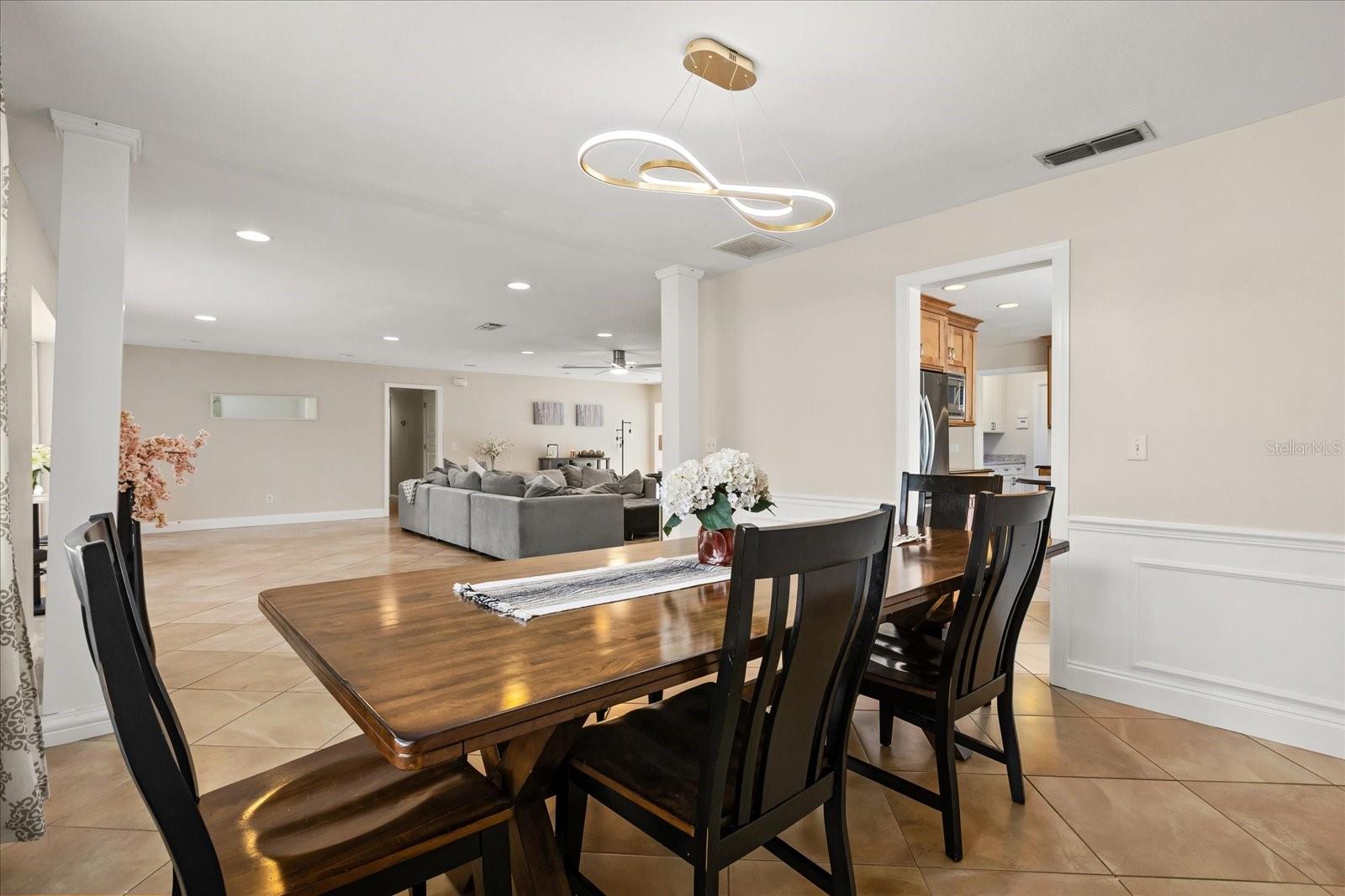 Image 8 of 36 For 310 White Oak Circle