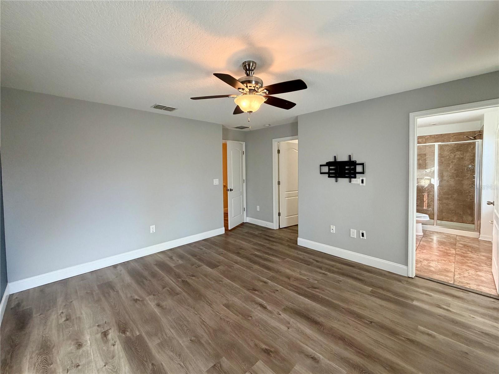 Image 23 of 41 For 5637 Water Rose Road