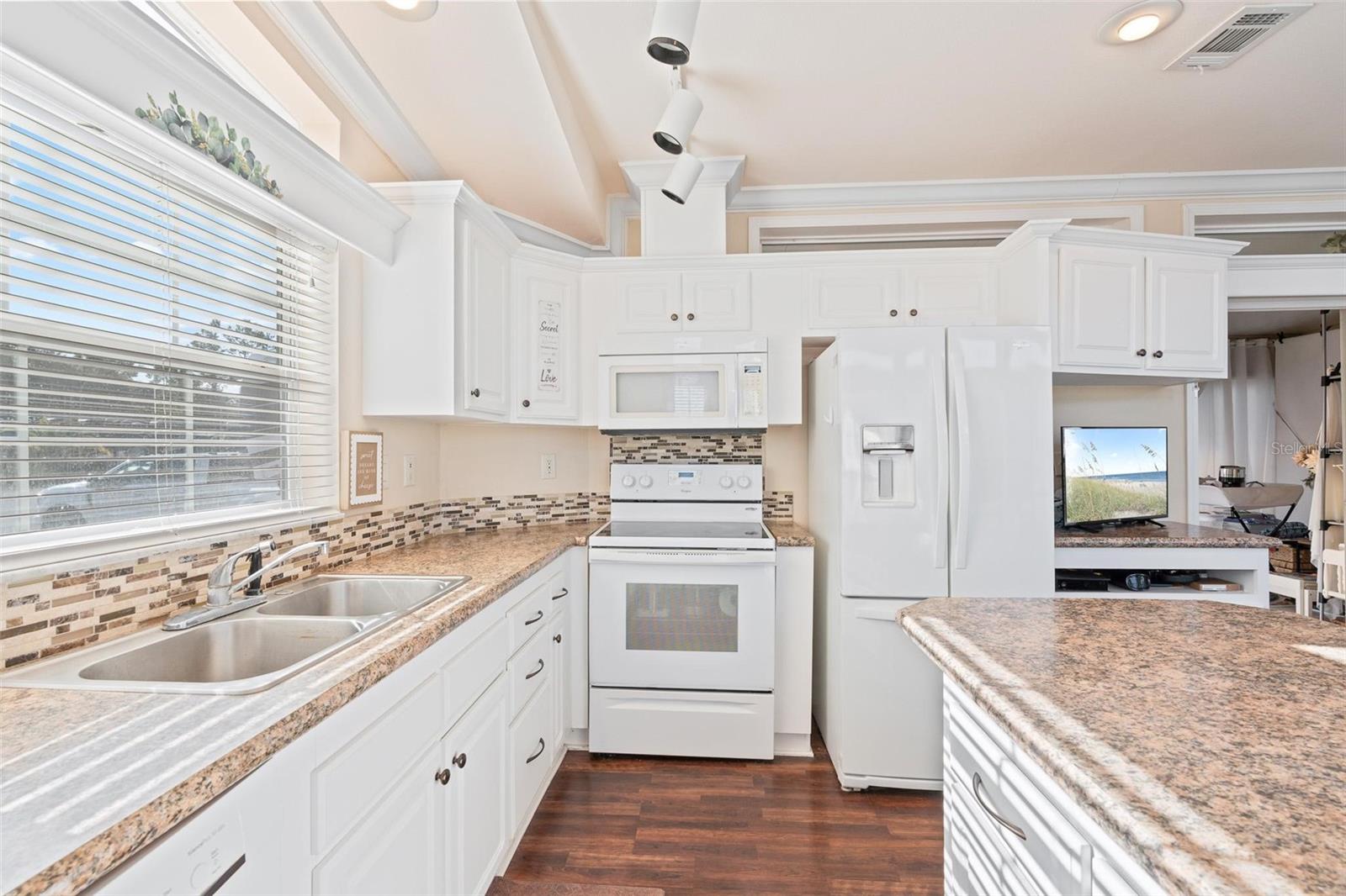 Image 5 of 34 For 2411 Citrus Tree Road