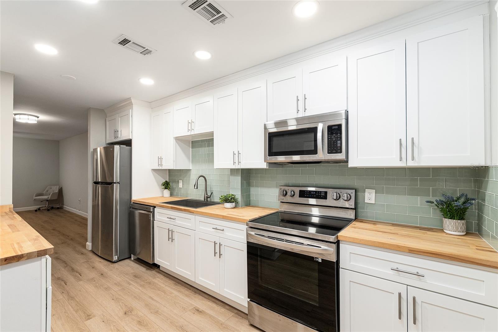 Image 24 of 58 For 5240 92nd Court