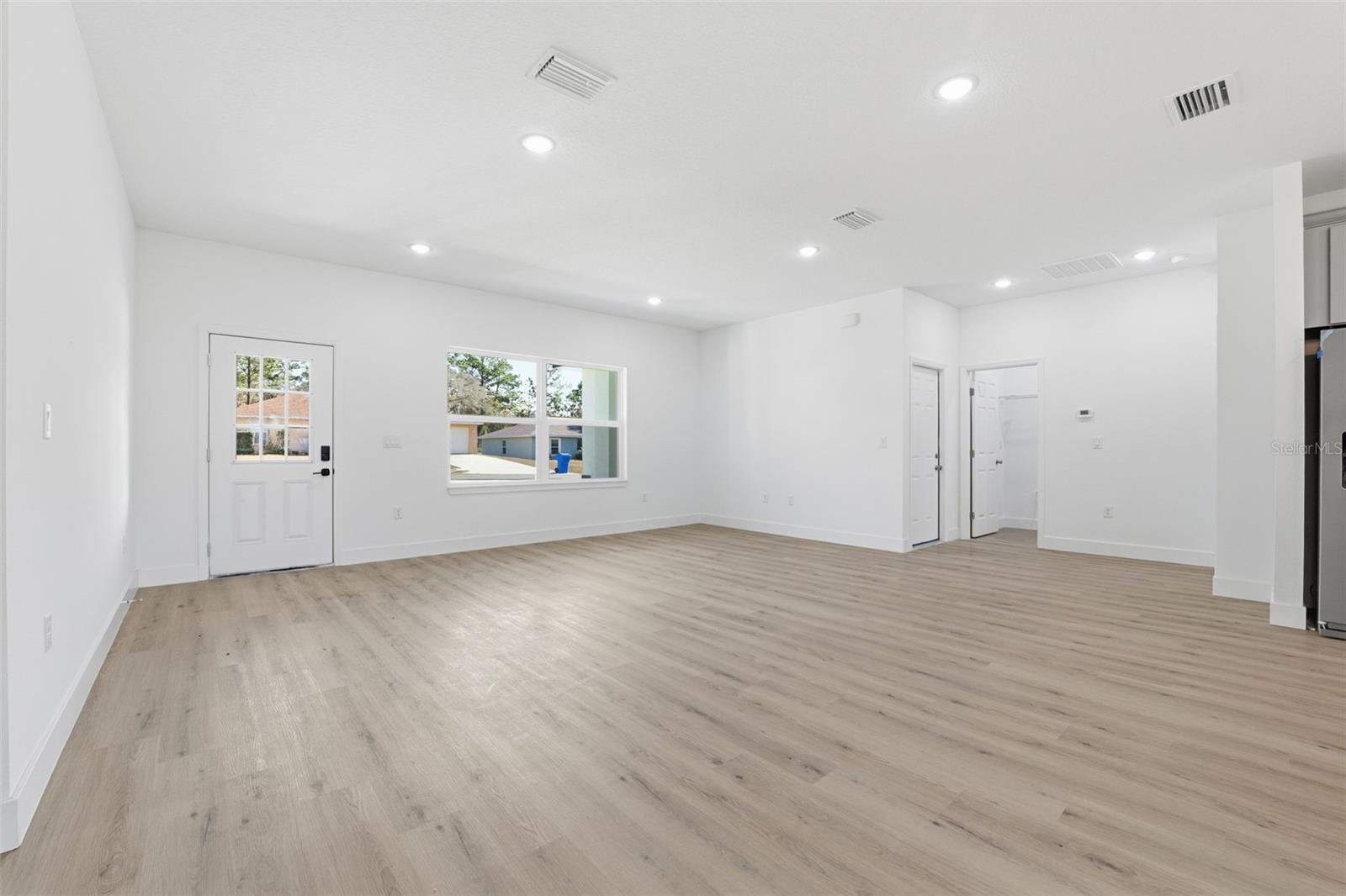 Image 10 of 35 For 2275 Linden Drive