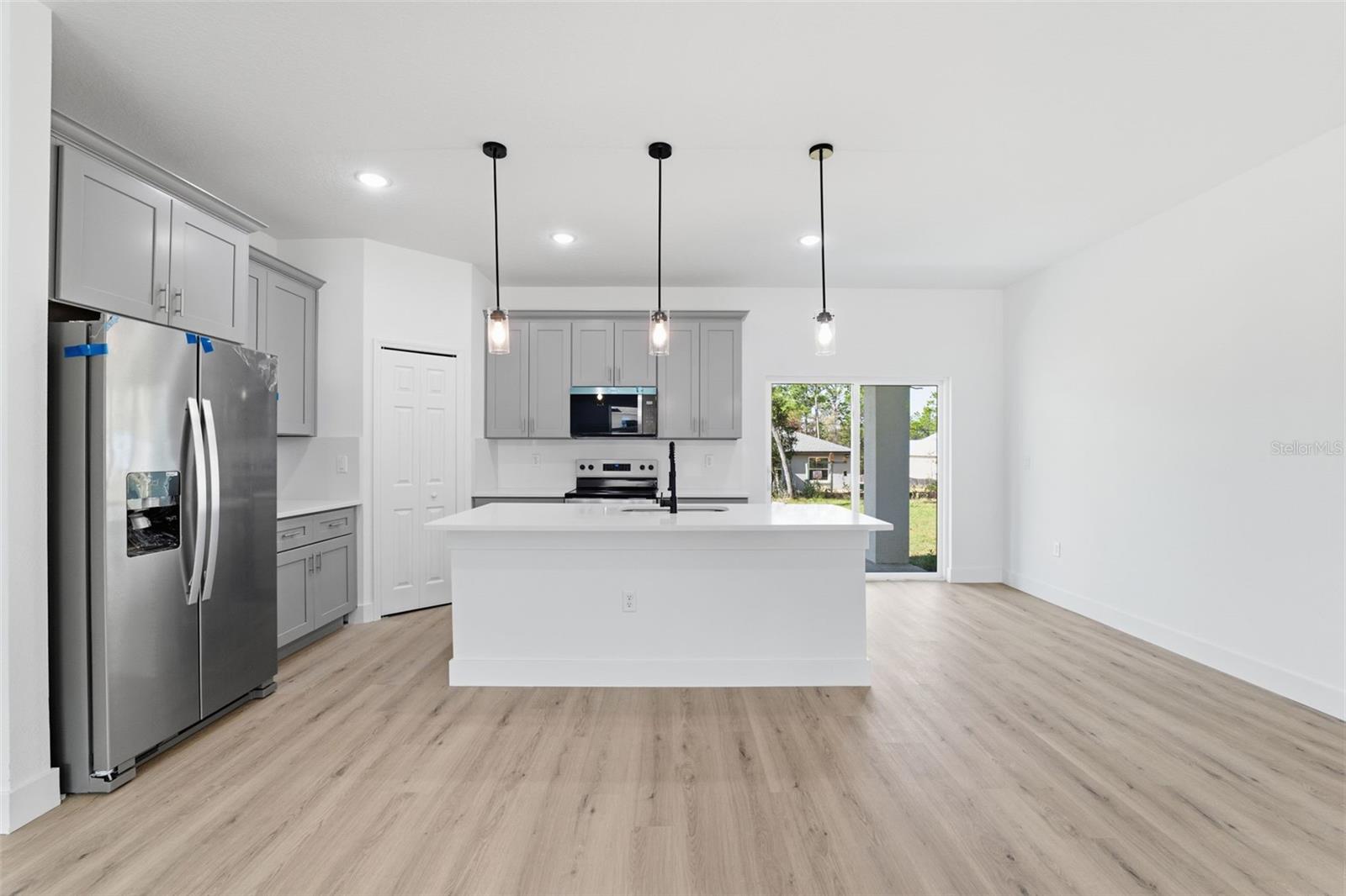 Image 11 of 35 For 2275 Linden Drive