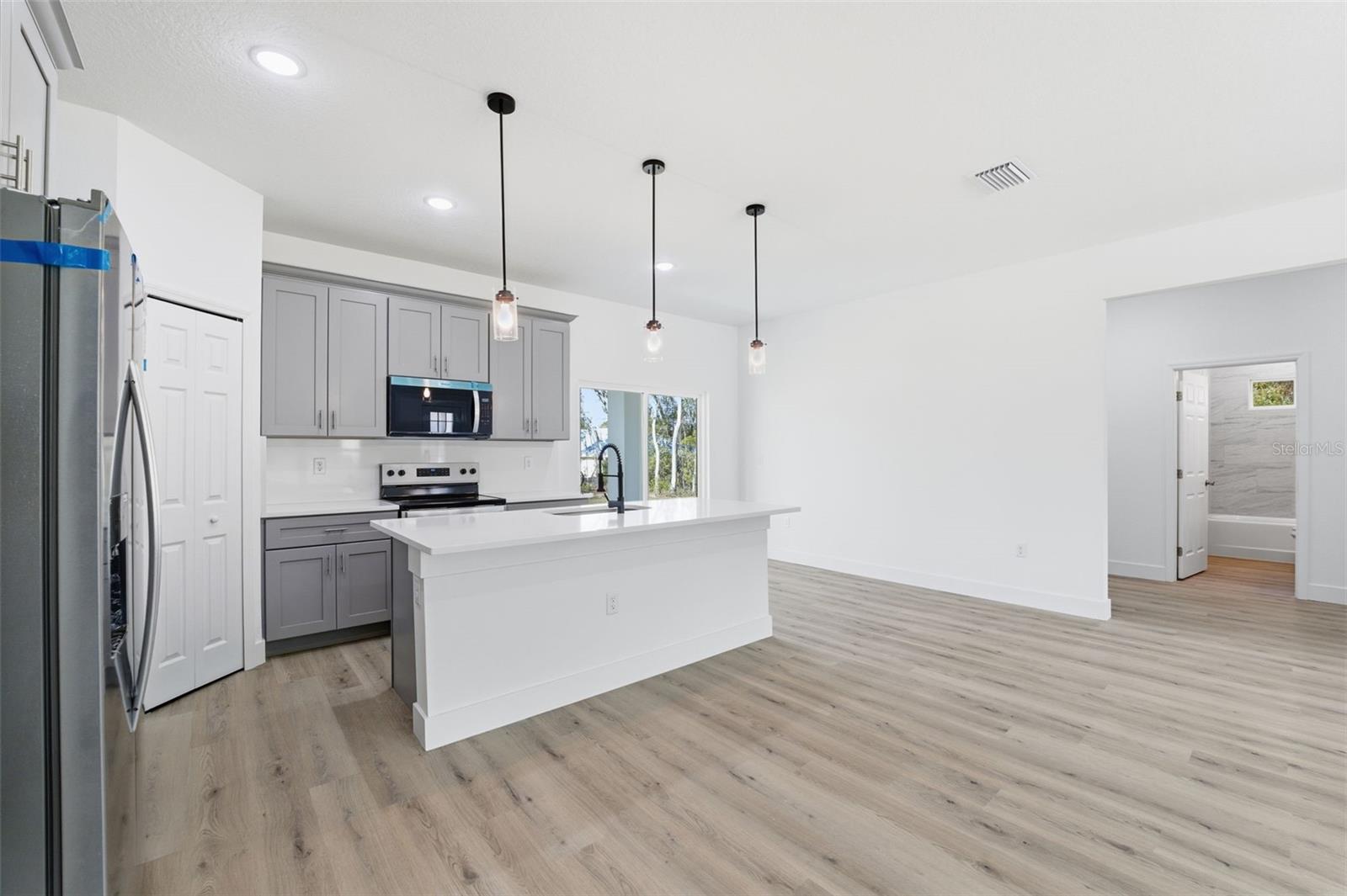 Image 13 of 35 For 2275 Linden Drive