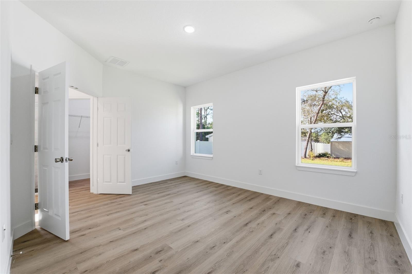 Image 17 of 35 For 2275 Linden Drive