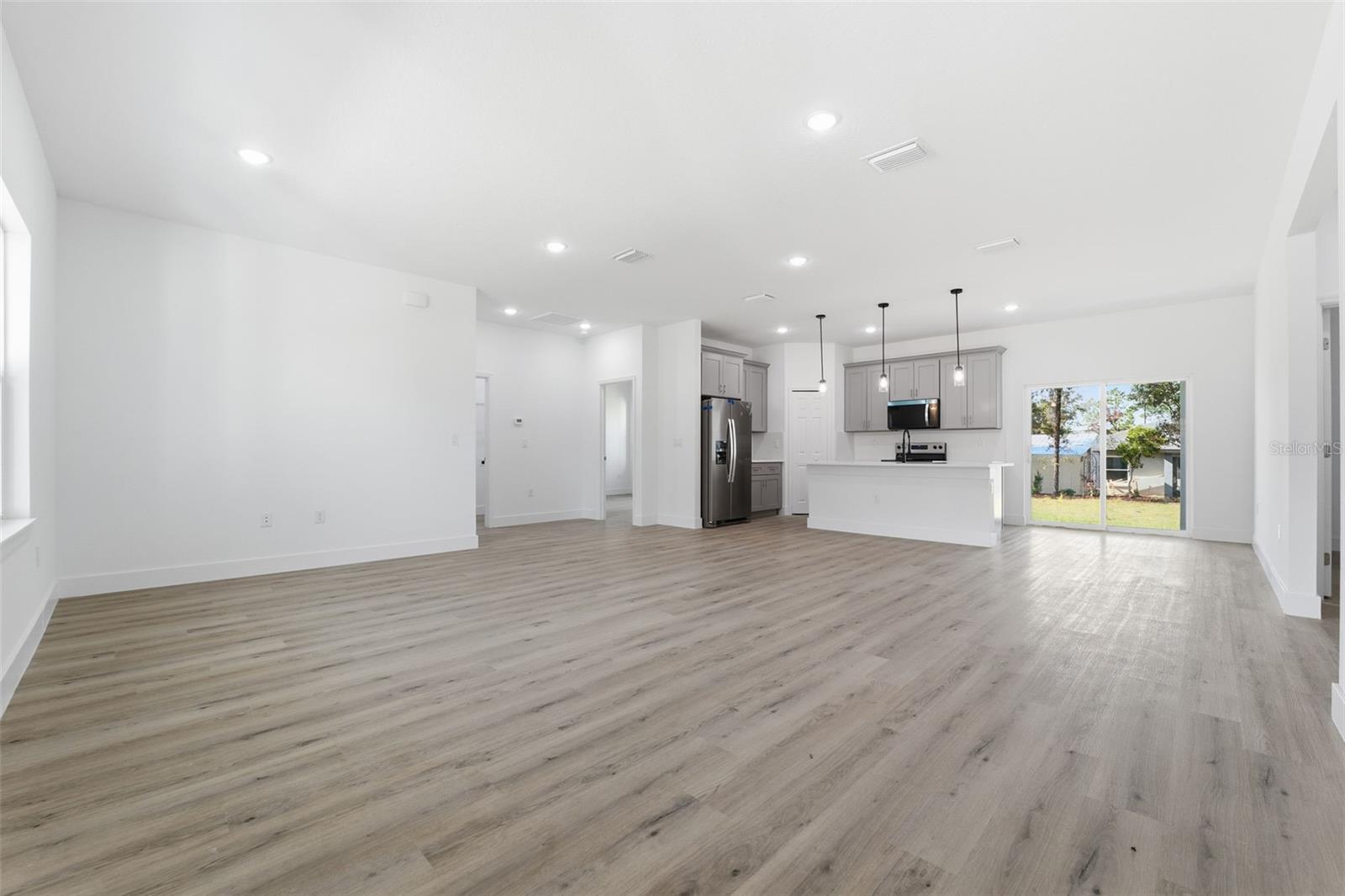 Image 7 of 35 For 2275 Linden Drive