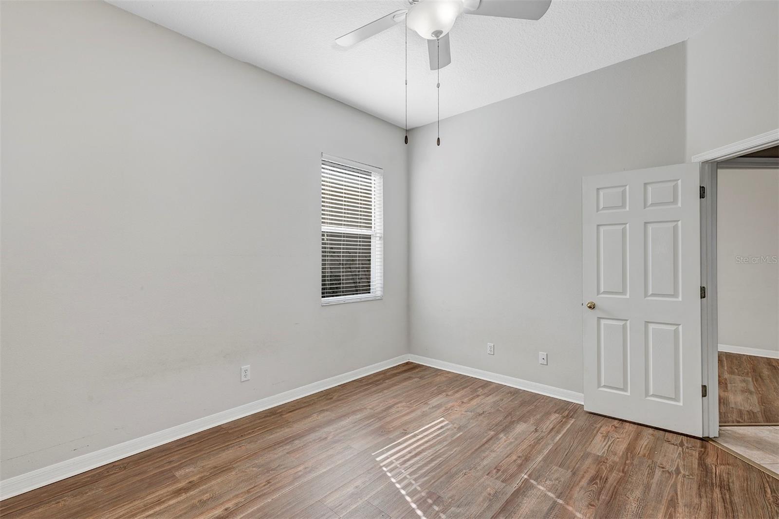 Image 27 of 64 For 1816 Cherry Ridge Drive