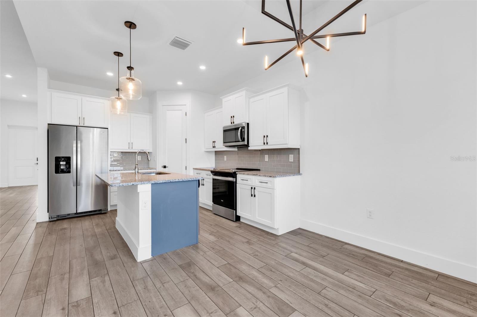 Image 12 of 38 For 25272 Doredo Drive