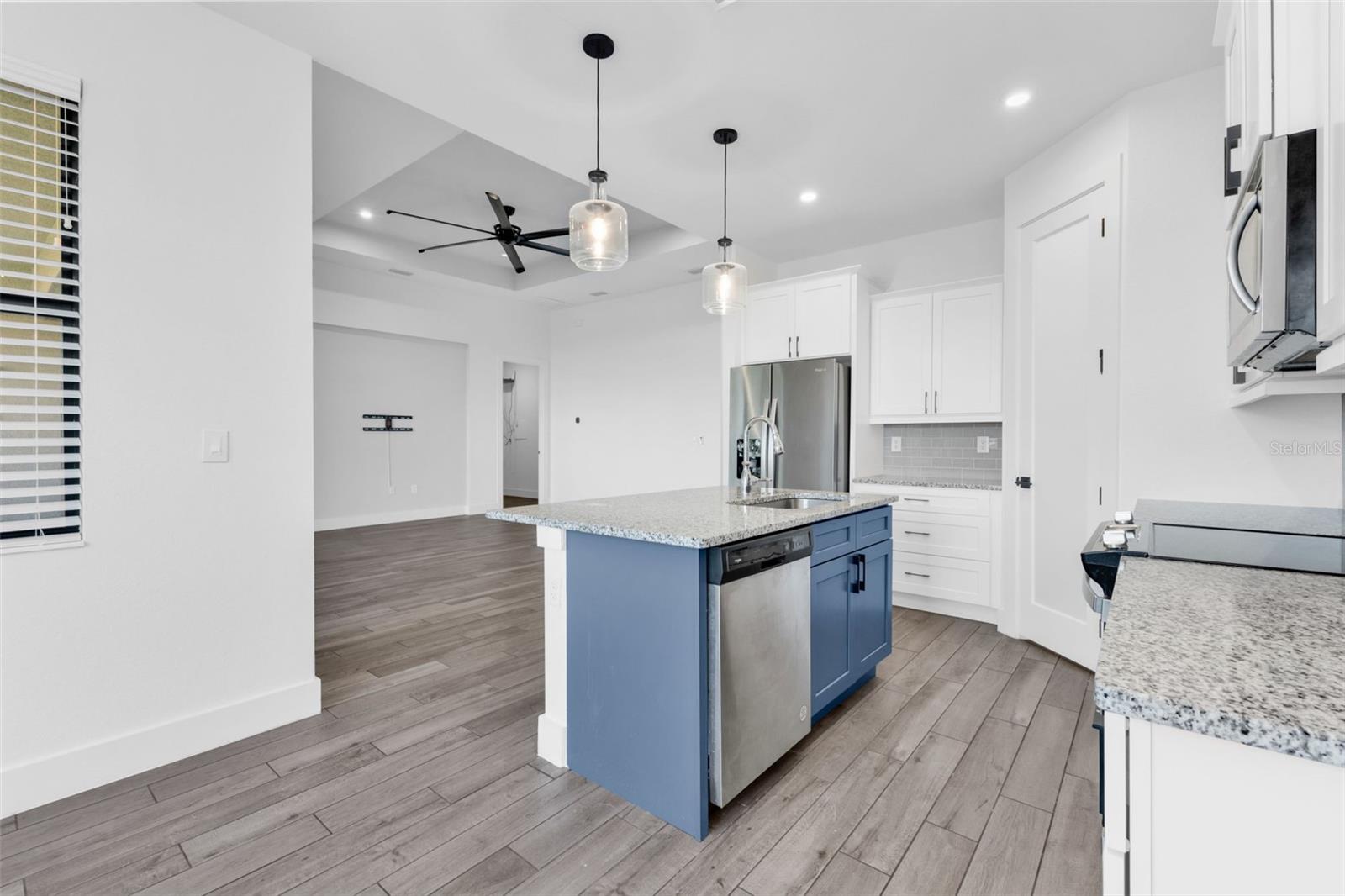 Image 13 of 38 For 25272 Doredo Drive