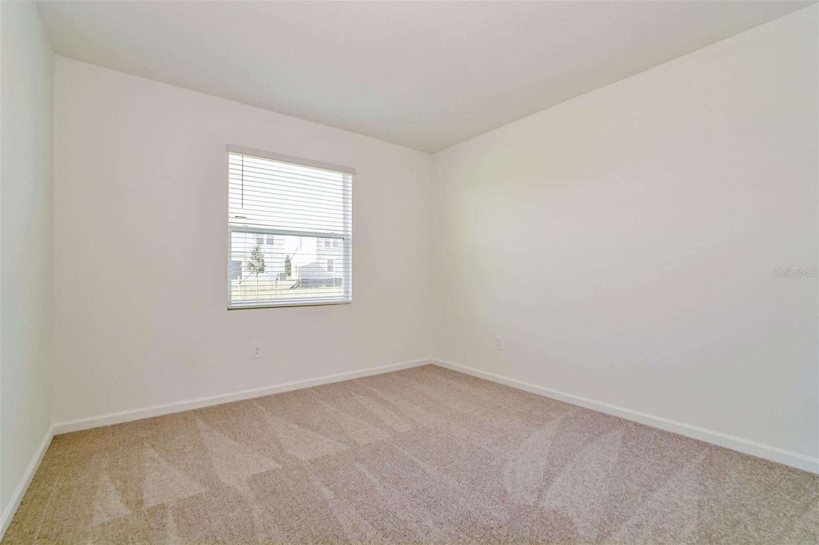 Image 4 of 14 For 7617 Gemstone Street