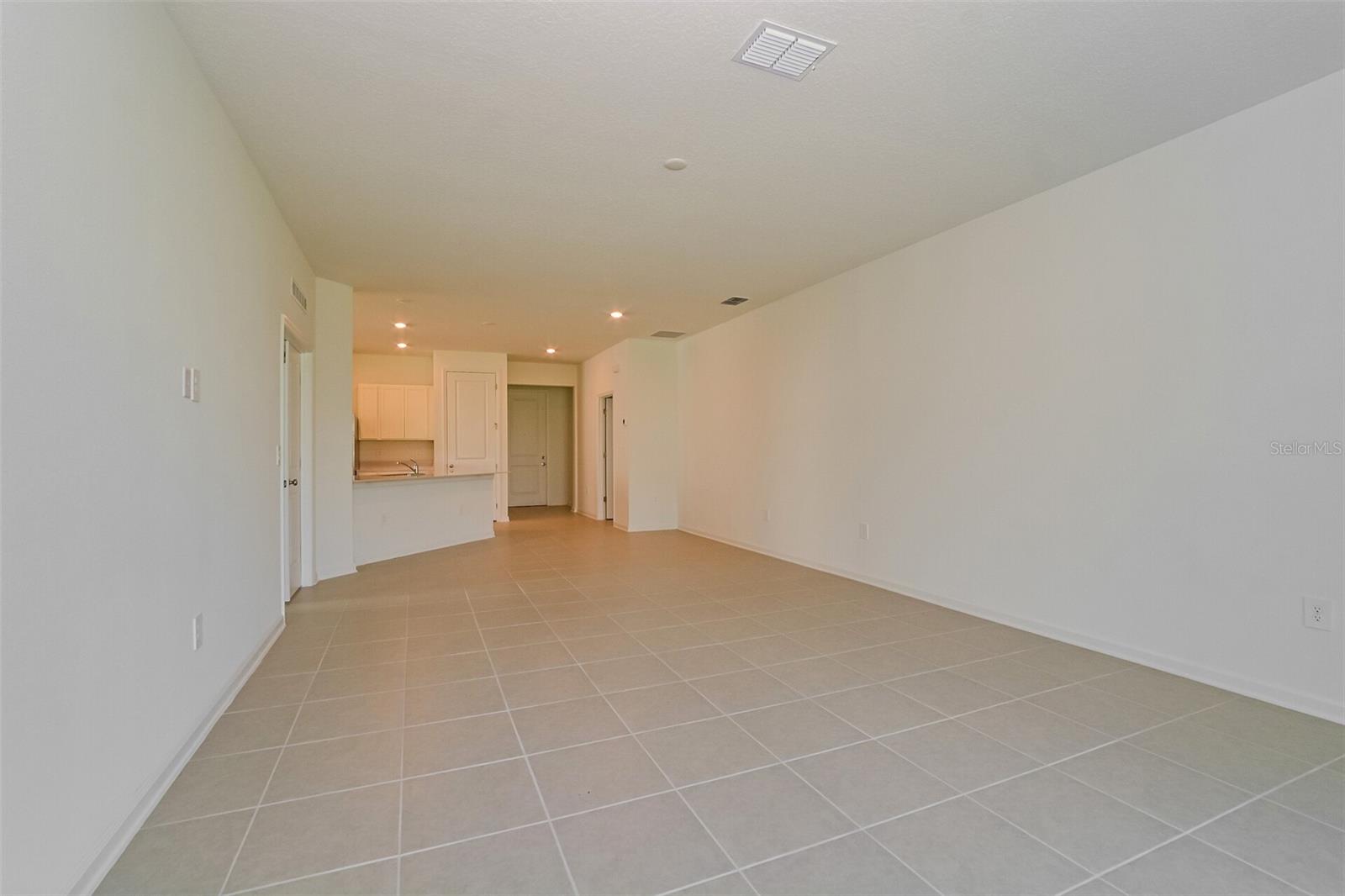 Image 5 of 14 For 7617 Gemstone Street