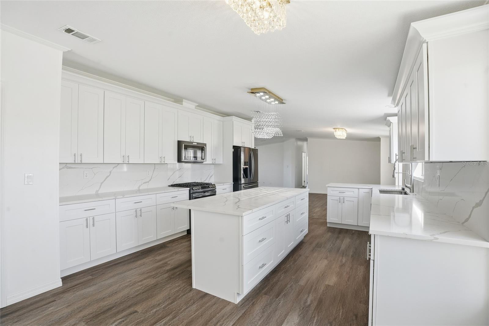 Image 17 of 39 For 3844 Kaiser Avenue