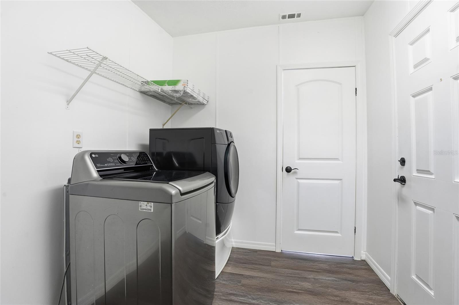 Image 19 of 39 For 3844 Kaiser Avenue