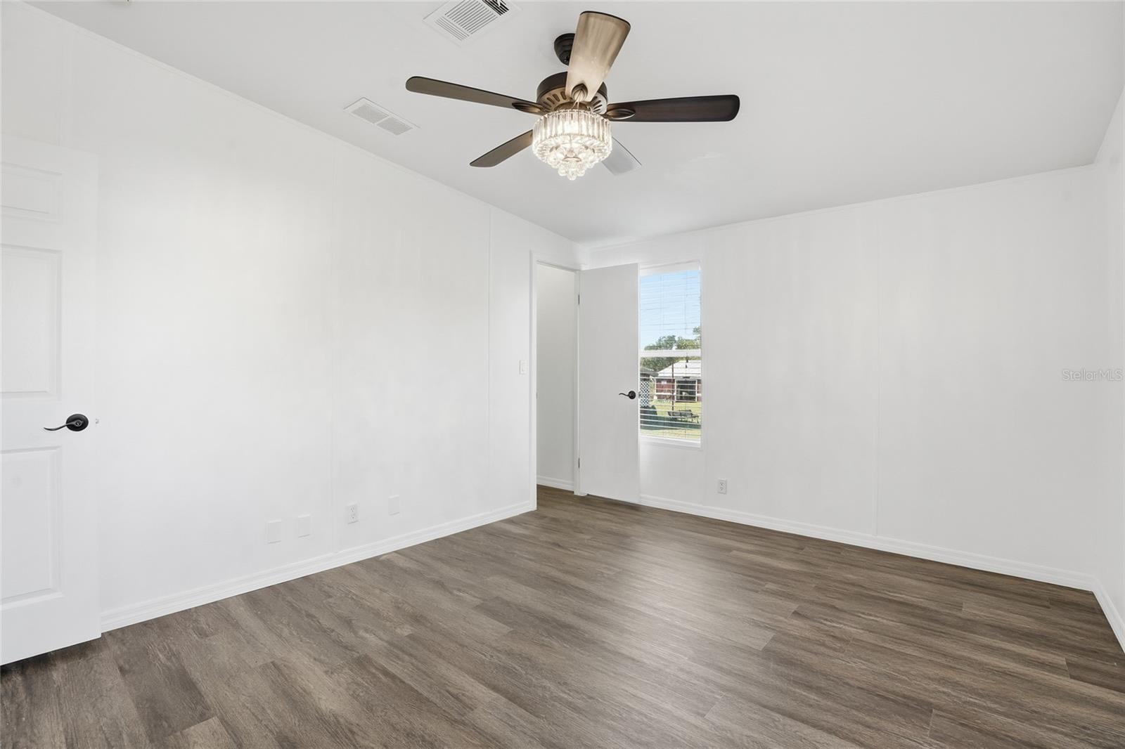 Image 22 of 39 For 3844 Kaiser Avenue