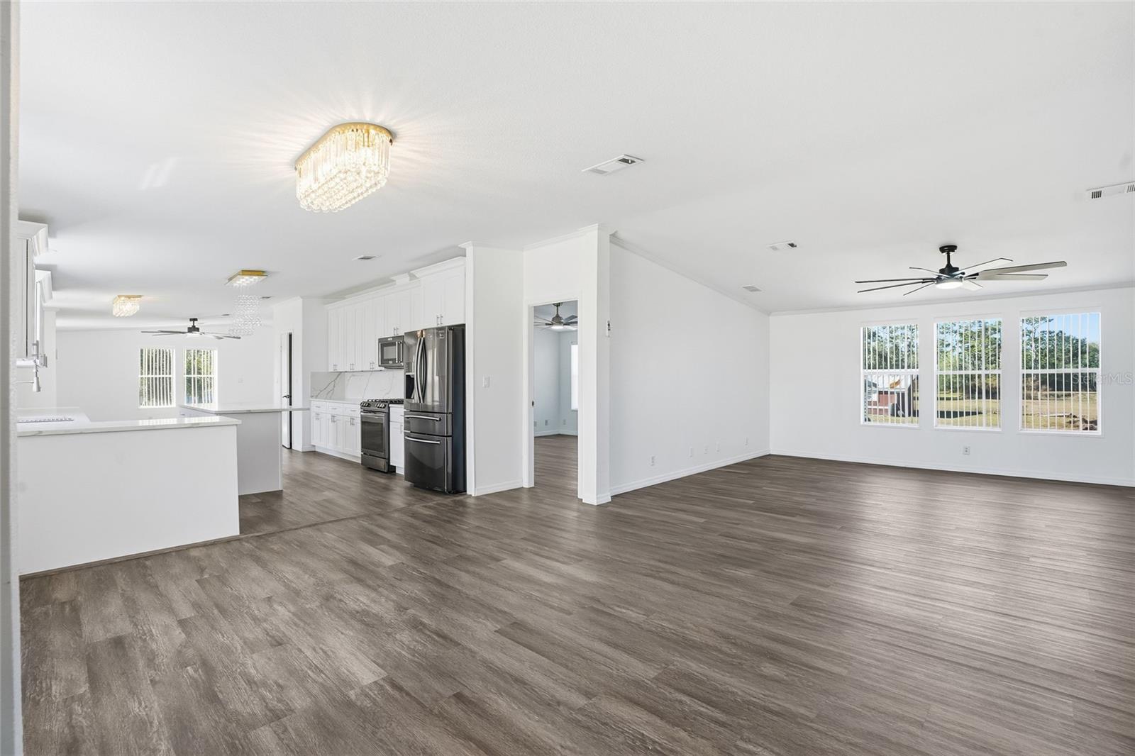 Image 4 of 39 For 3844 Kaiser Avenue