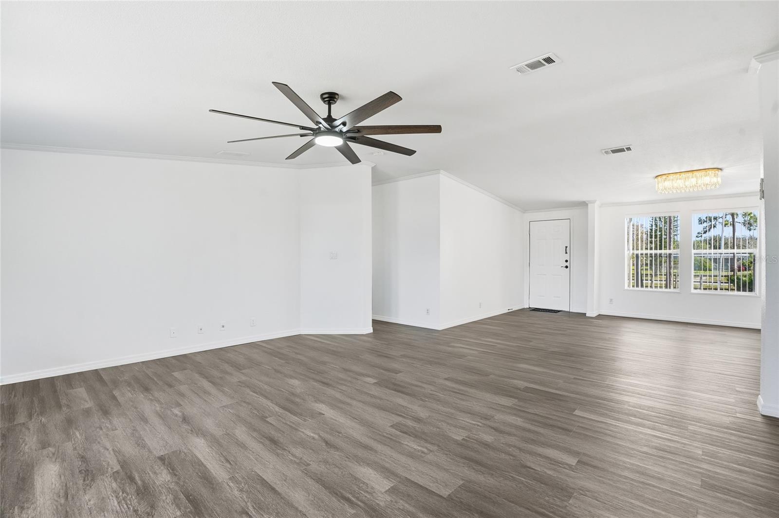 Image 6 of 39 For 3844 Kaiser Avenue