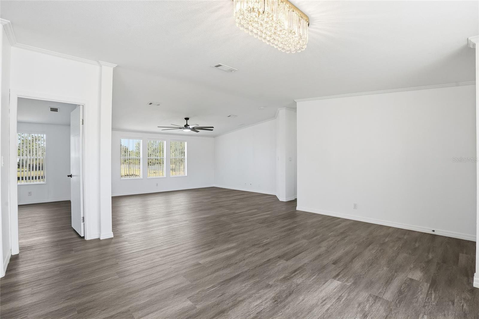 Image 7 of 39 For 3844 Kaiser Avenue