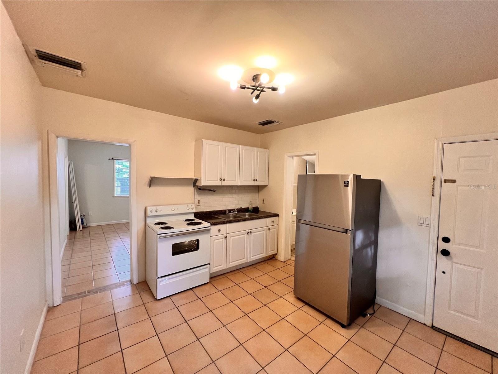 Image 2 of 11 For 108 Winter Park Street