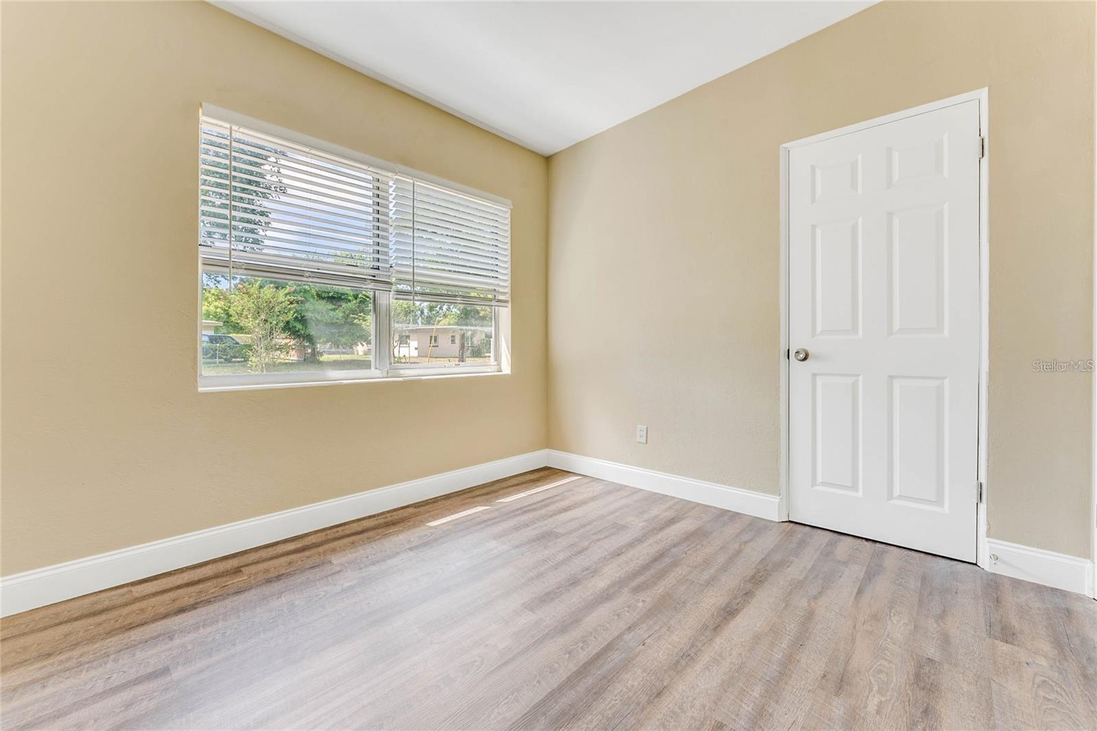 Image 11 of 23 For 3703 Auburndale Avenue